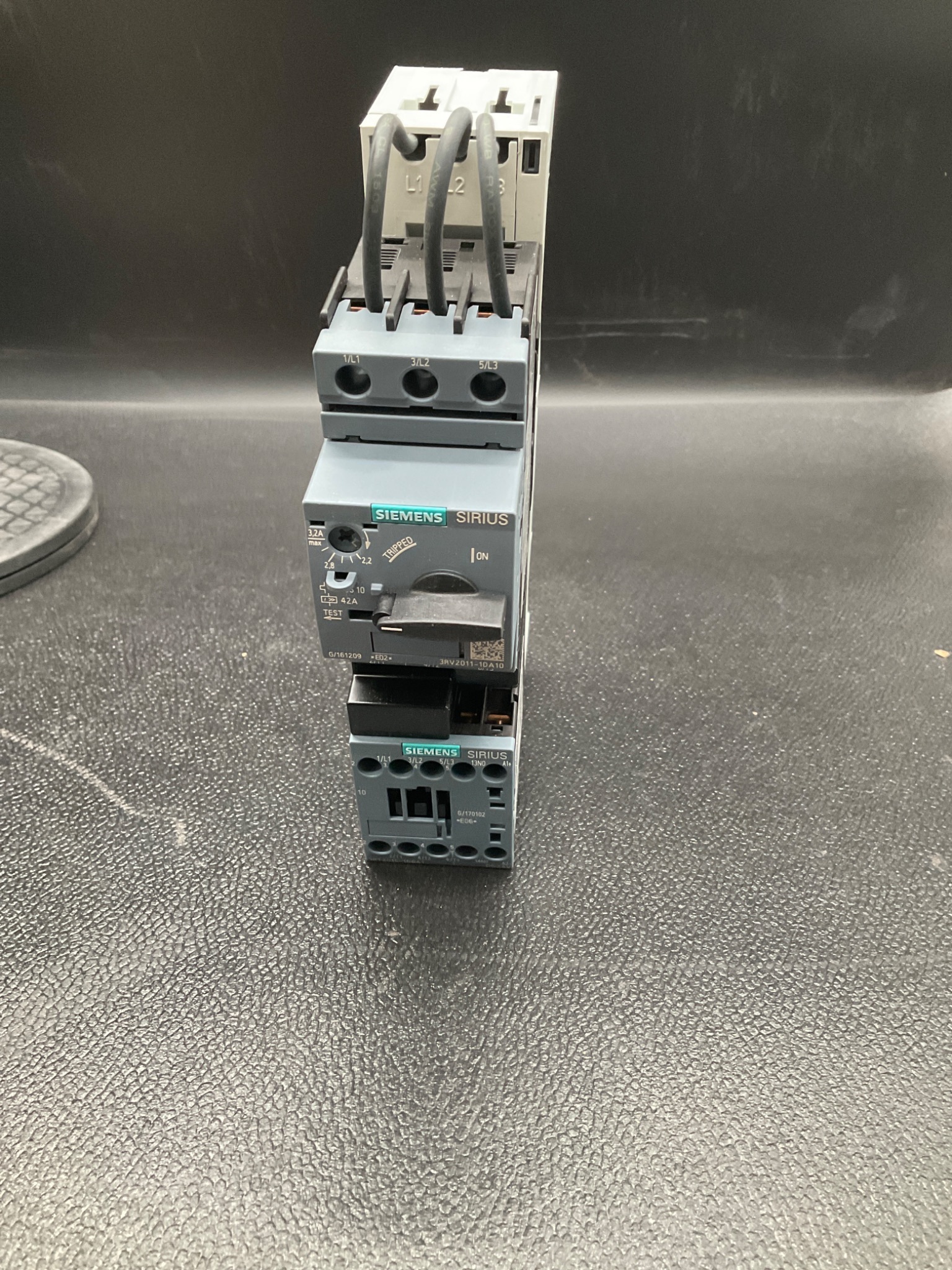 SIEMENS 3RA21101DD151BB4 Direct Starter S00 400VAC 2.2–3.2A NEW 3