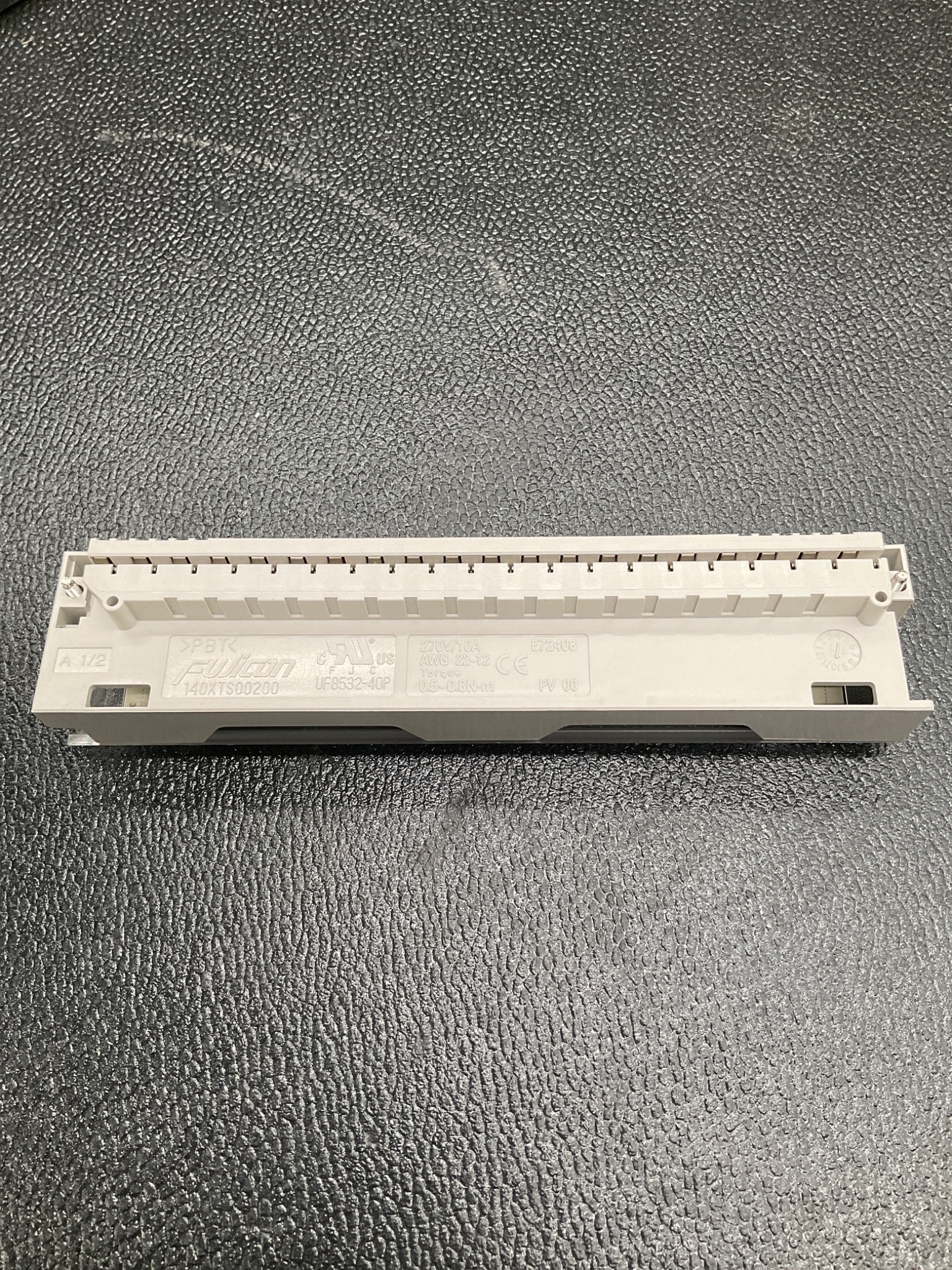 SCHNEIDER 140XTS00200 Terminal Strip NEW 5