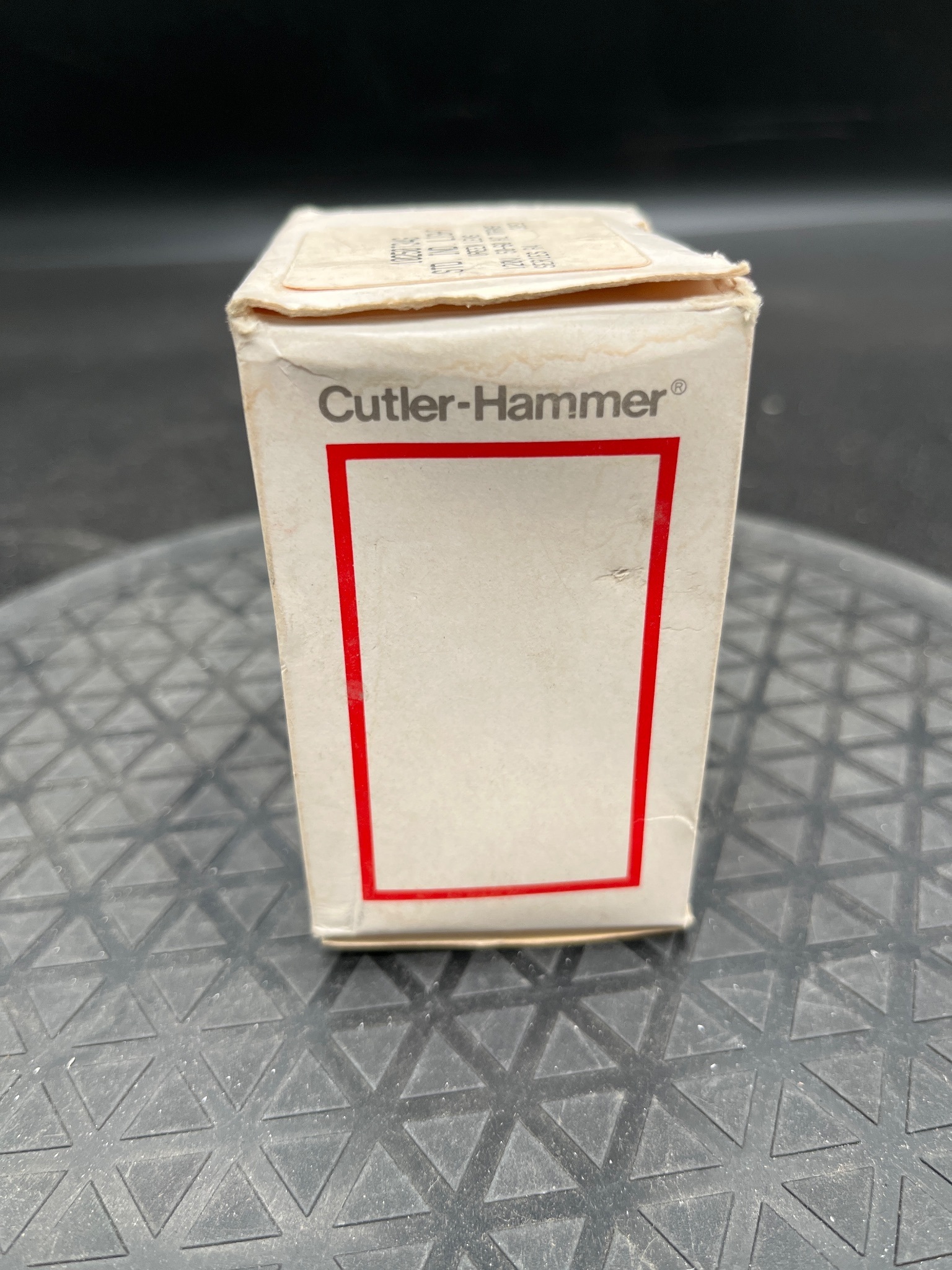 CUTLER-HAMMER 10250T Pushbutton Operator NEW - No Lens 3