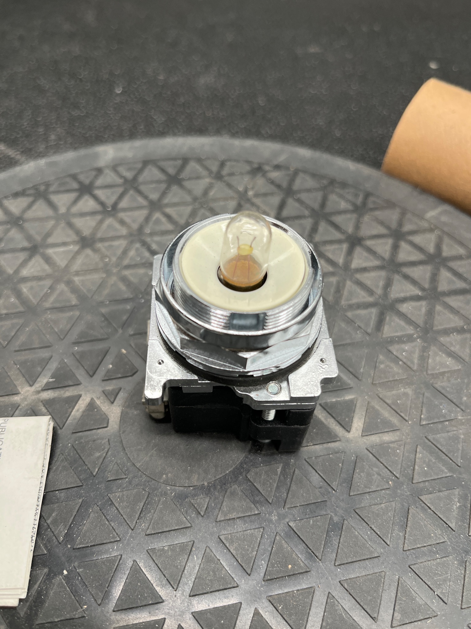 CUTLER-HAMMER 10250T Pushbutton Operator NEW - No Lens 6