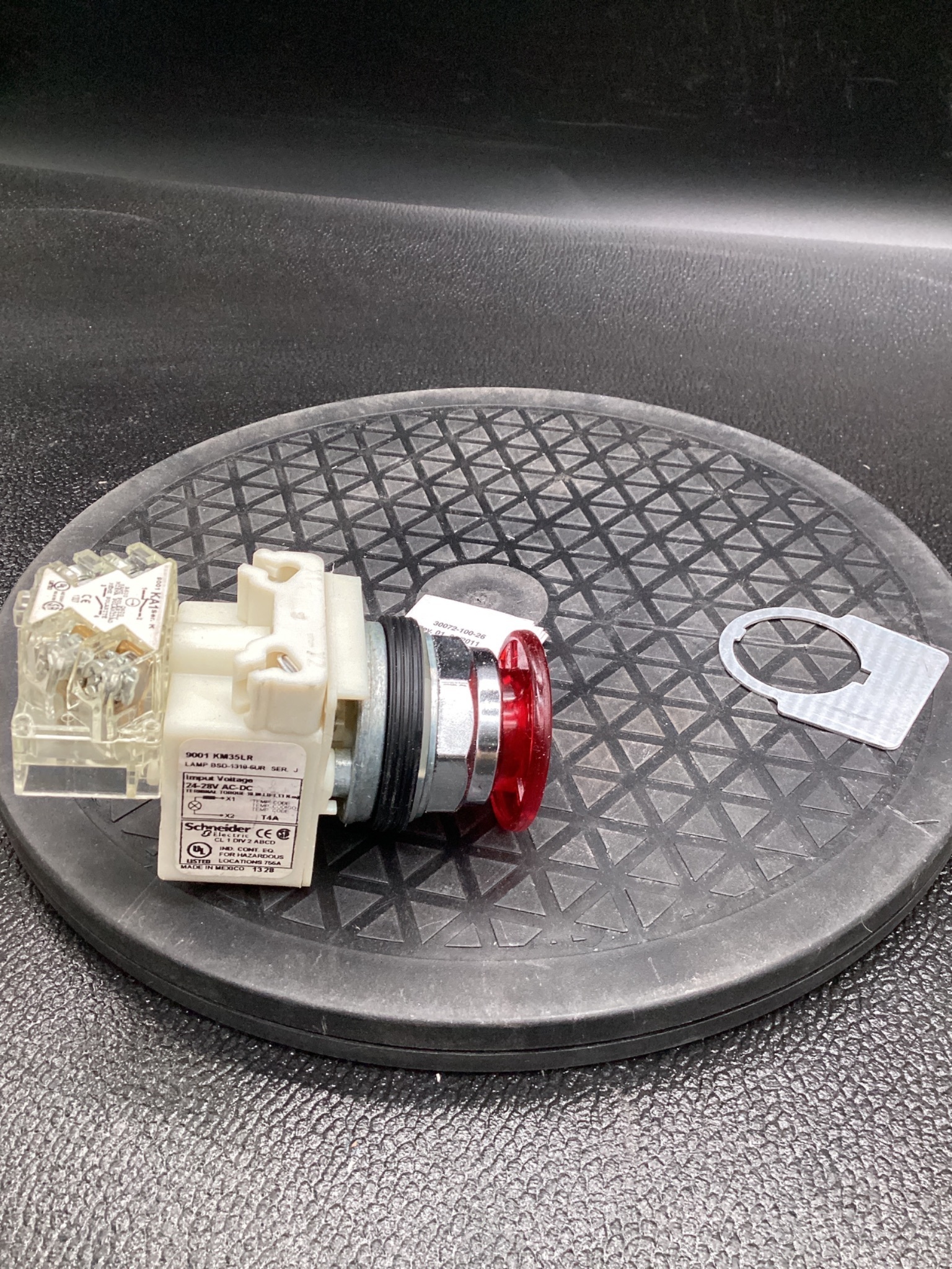 SCHNEIDER 9001KR9P35LRRH13 Illuminated Pushbutton Operator NEW 4
