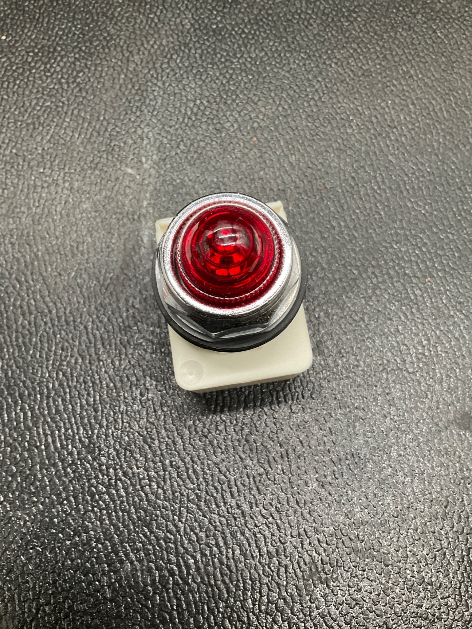 SCHNEIDER 9001KP35LRR9 Pushbutton Red Pilot Light 24–28VAC/DC NEW 3