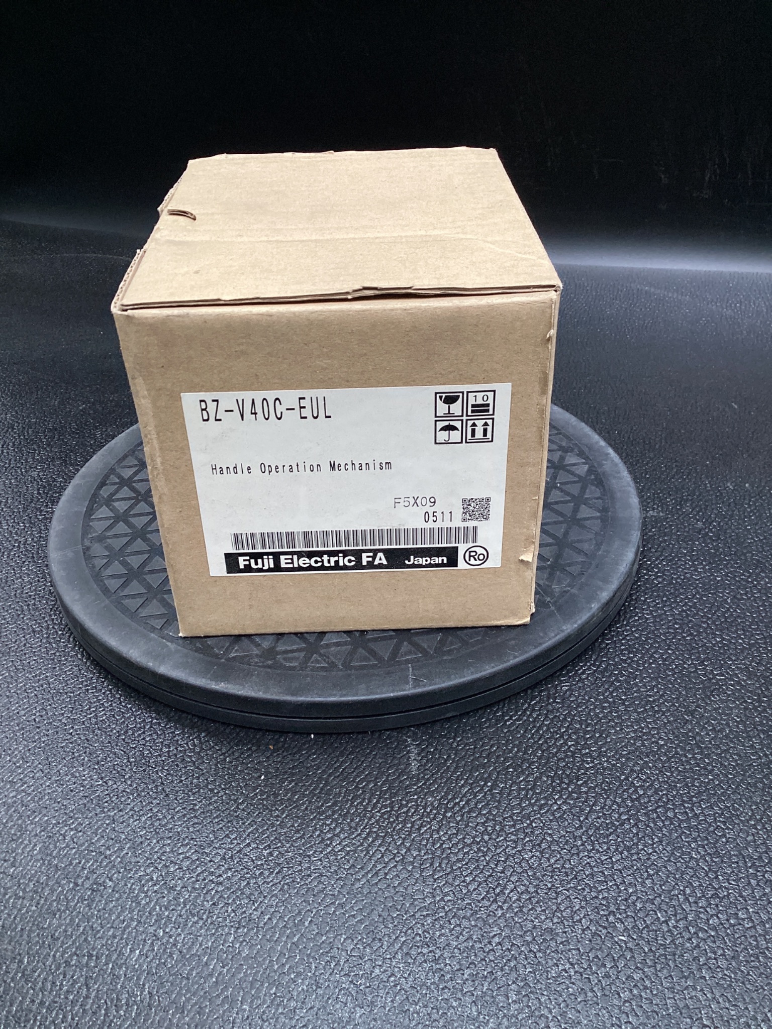 FUJI ELECTRIC BZ-V40C-EUL Handle Operating Mechanism NEW 1