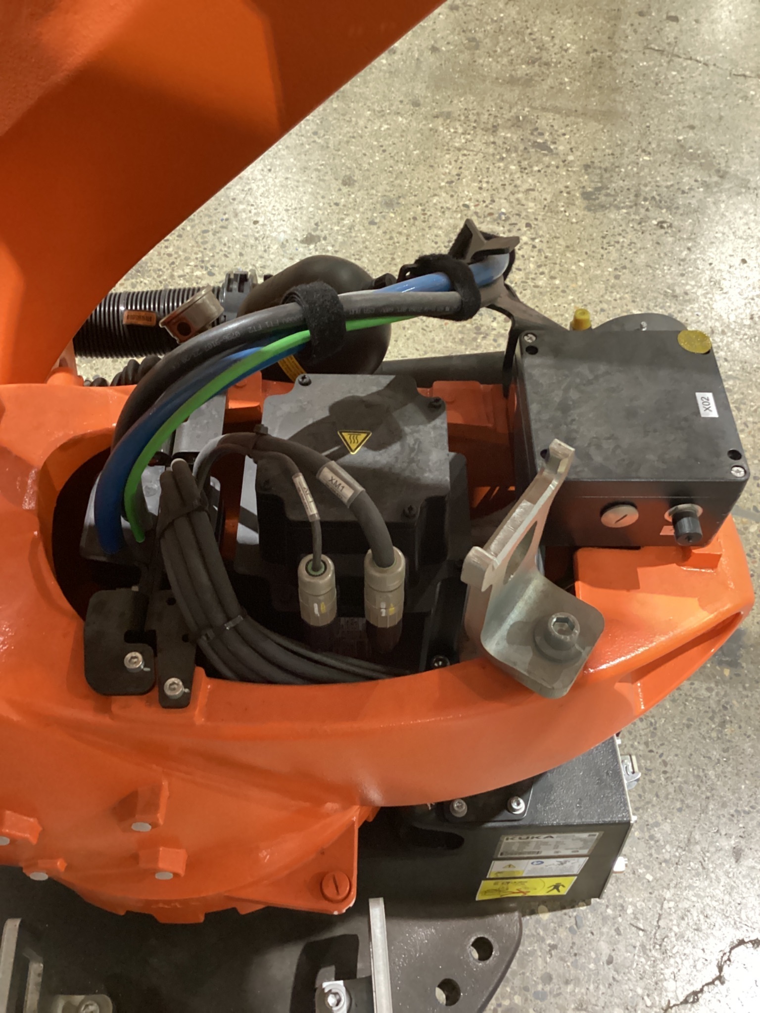KUKA KR 210 R3100-2/FLR Robot w/ KR C4 NA Controller USED 5