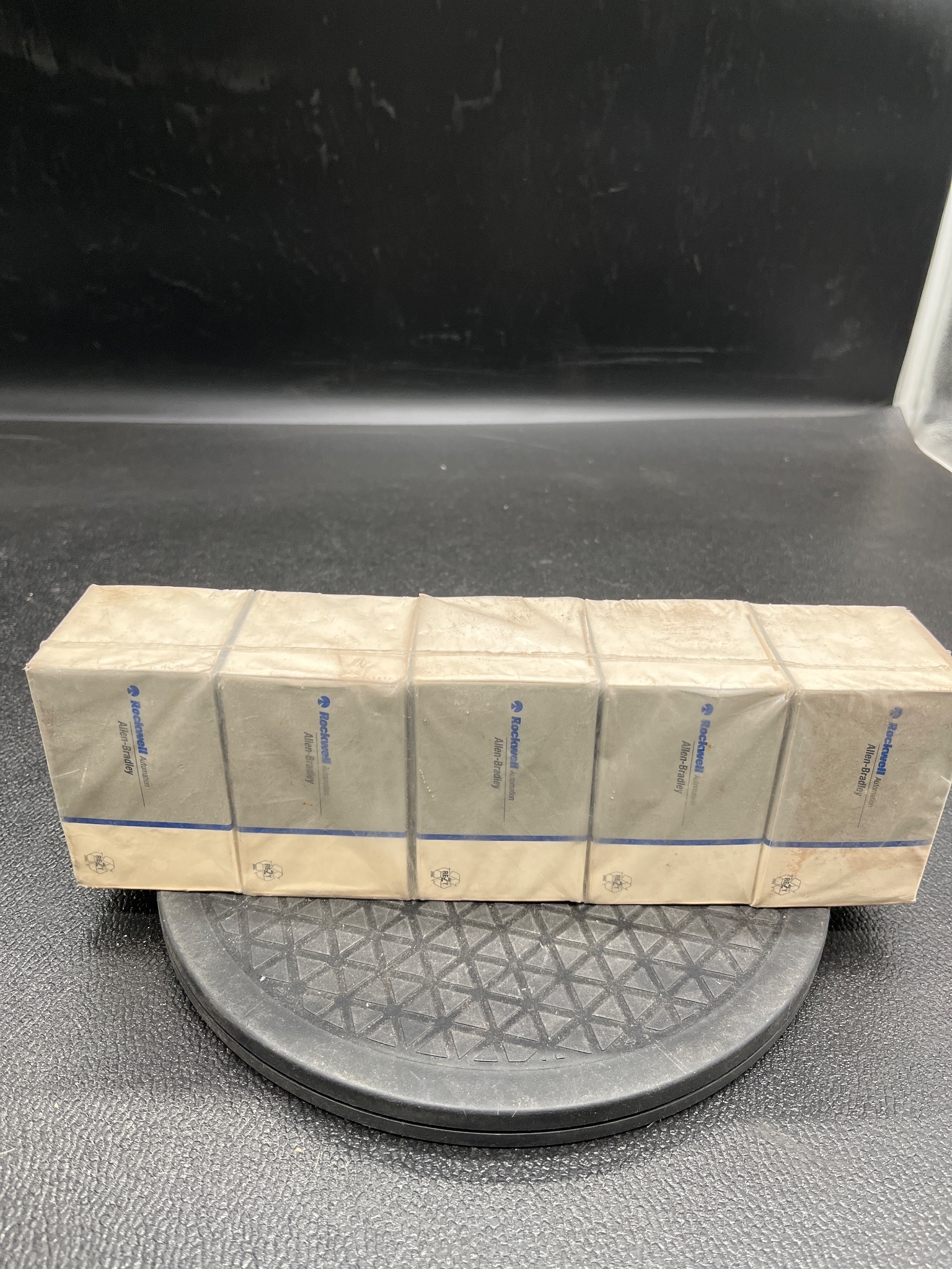 ALLEN BRADLEY 800T-FXP16AA1 Illuminated Push Button NEW (LOT OF 5) 1