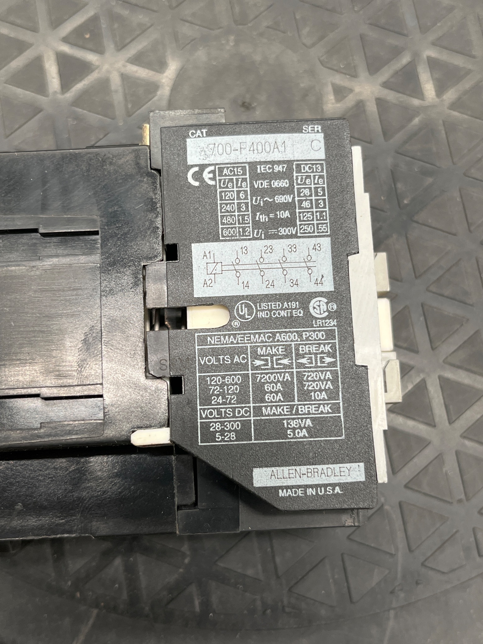 ALLEN BRADLEY 700-F400A1 Control Relay USED 4