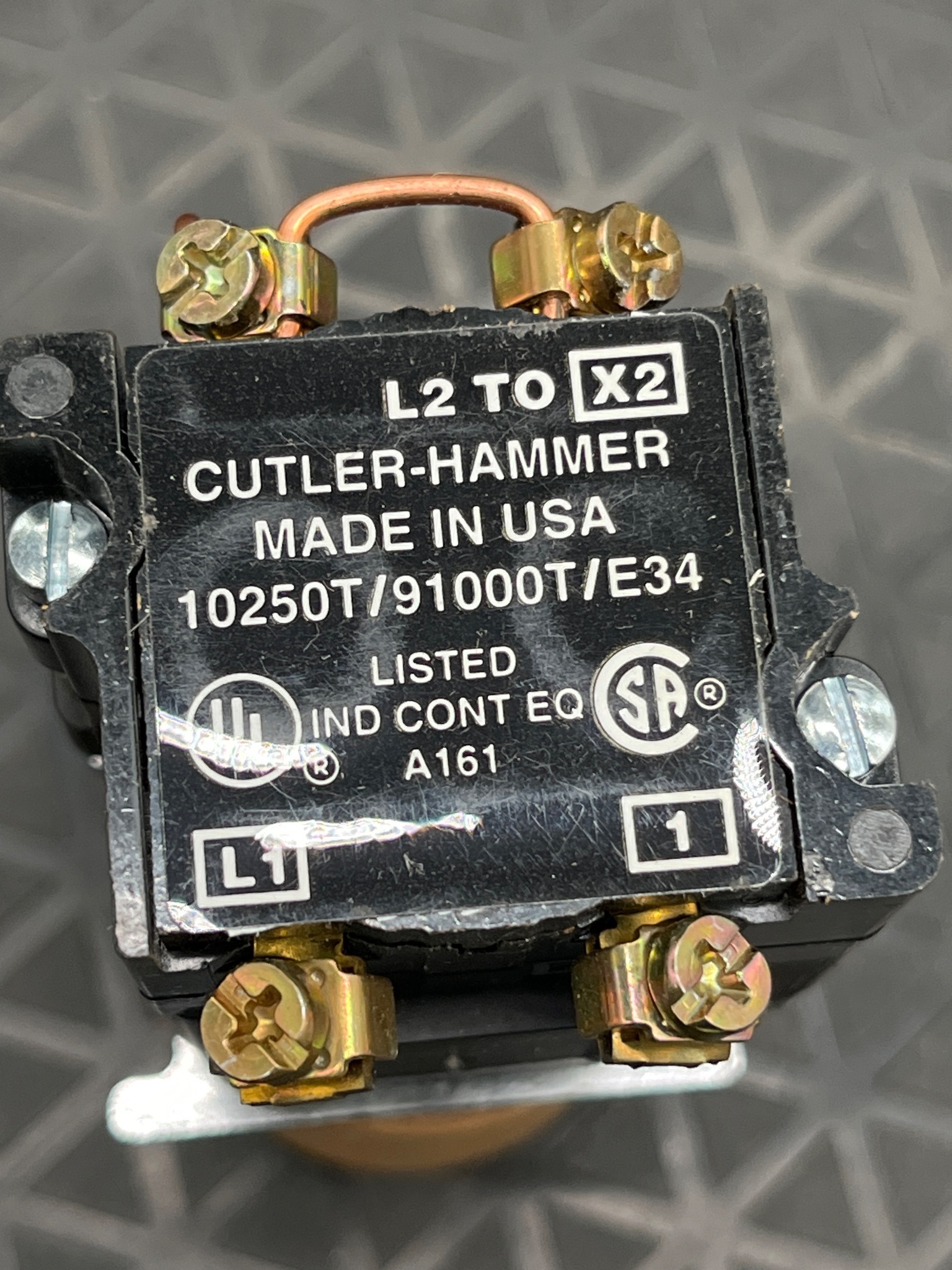 EATON CUTLER-HAMMER 10250T74NG Green Push Button 120V NEW 9