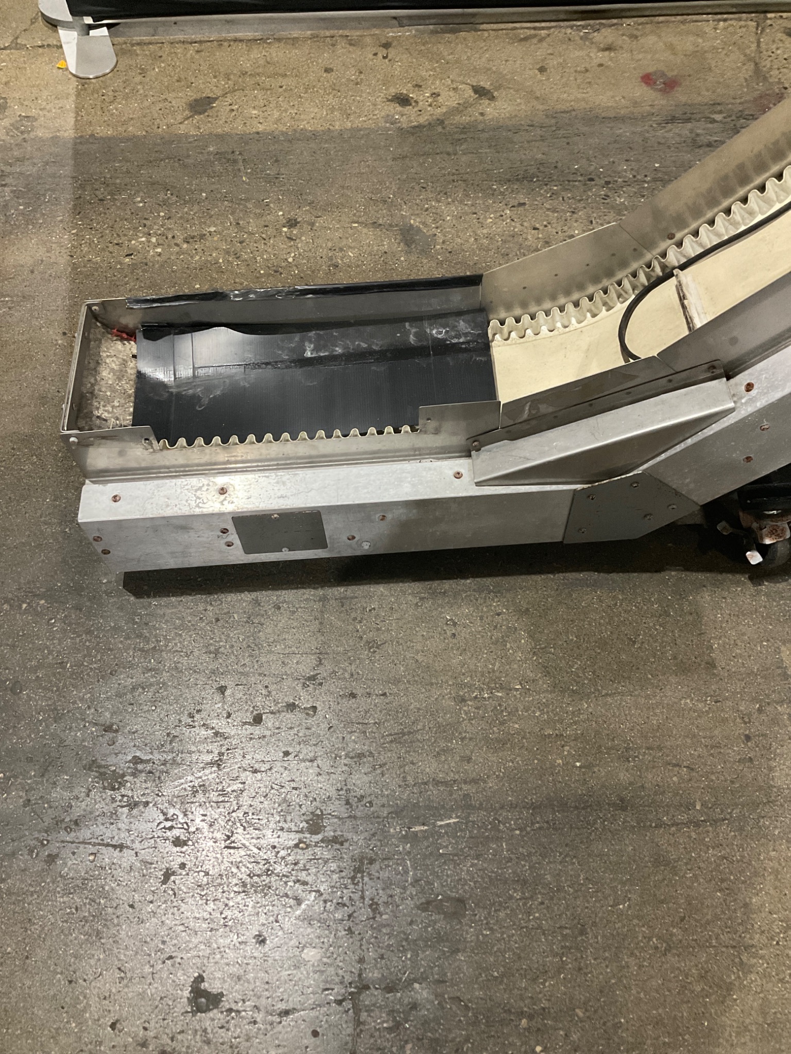 LAROS A-525-12-30-54-45 Incline Conveyor USED 1