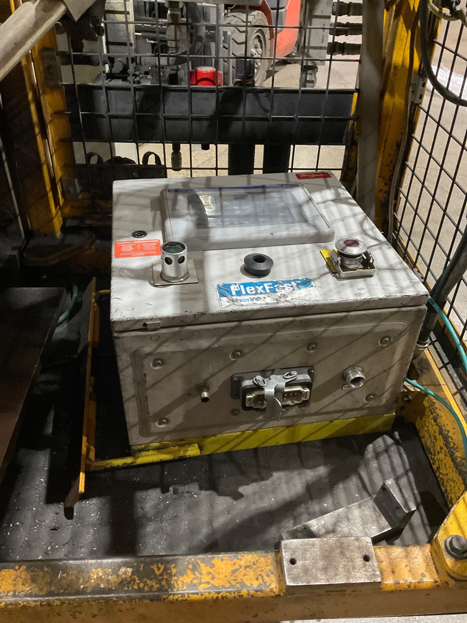 CENTERLINE Dual Head PED Welder Station USED 1