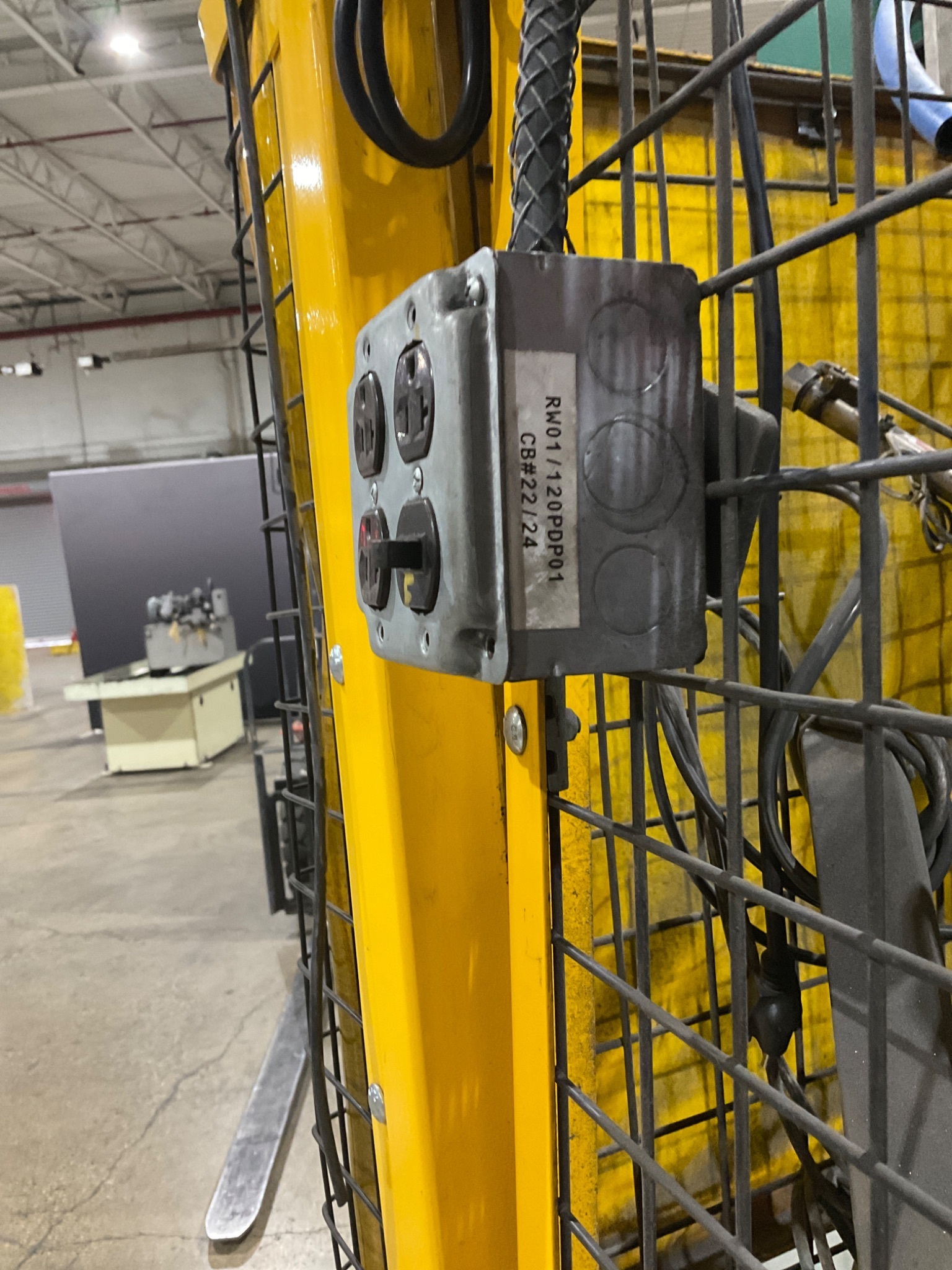 CENTERLINE Dual Head PED Welder Station USED 14