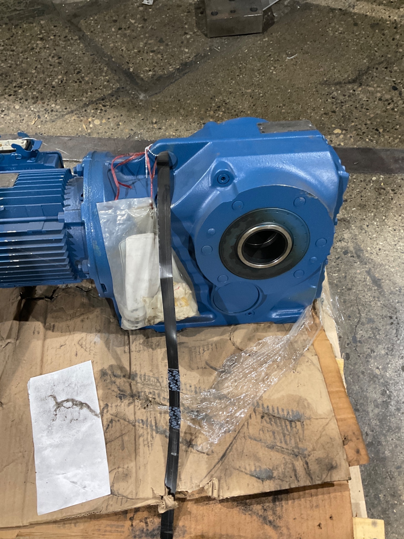 SEW-EURODRIVE KH87TDV100H4BM64HRTHEV1A Gearmotor Assembly NEW 7