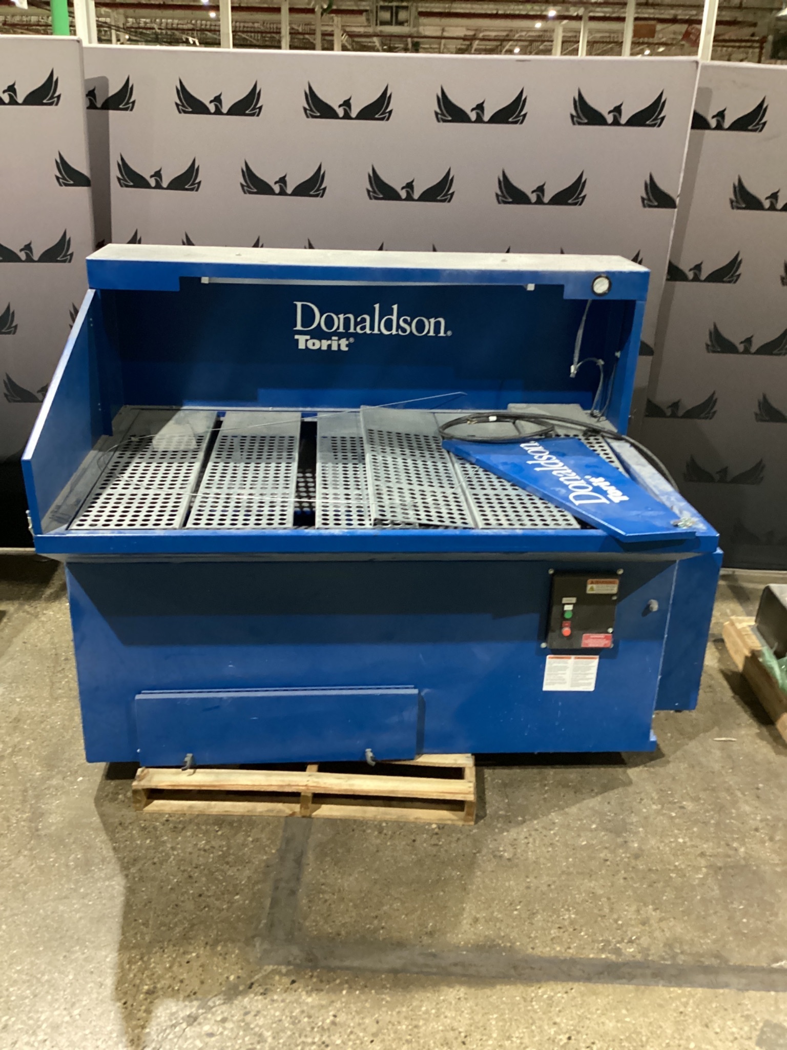 DONALDSON DB3000 DOWNDRAFT BENCH DUST COLLECTORS USED 0