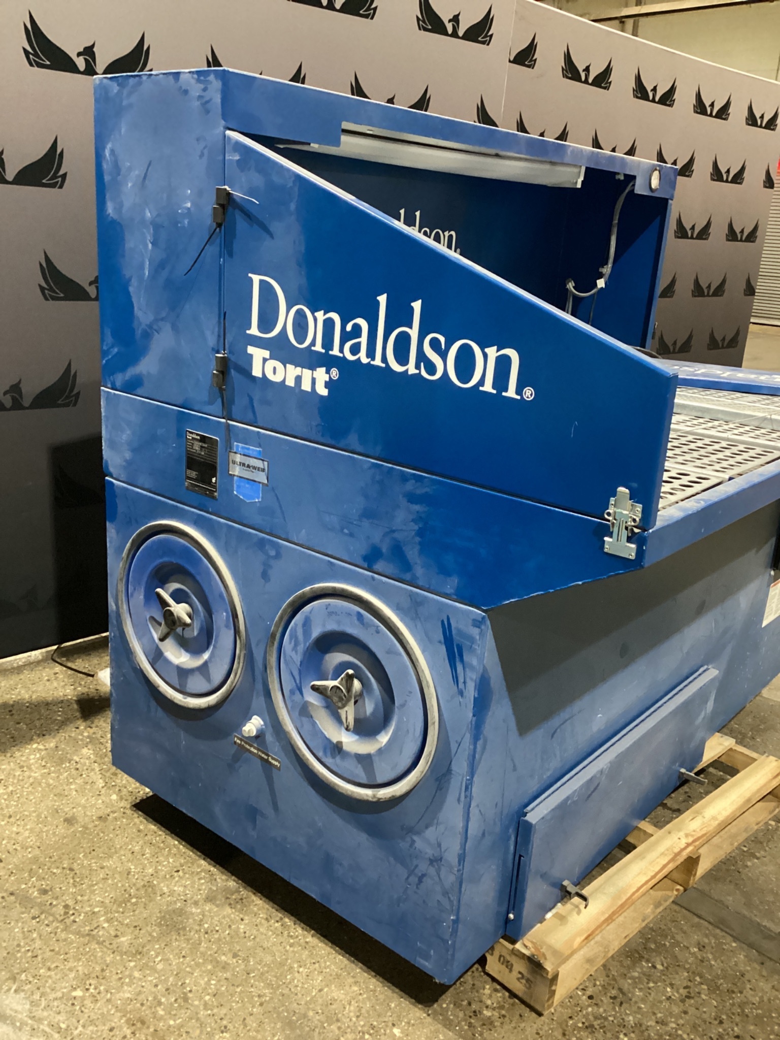 DONALDSON DB3000 DOWNDRAFT BENCH DUST COLLECTORS USED 2