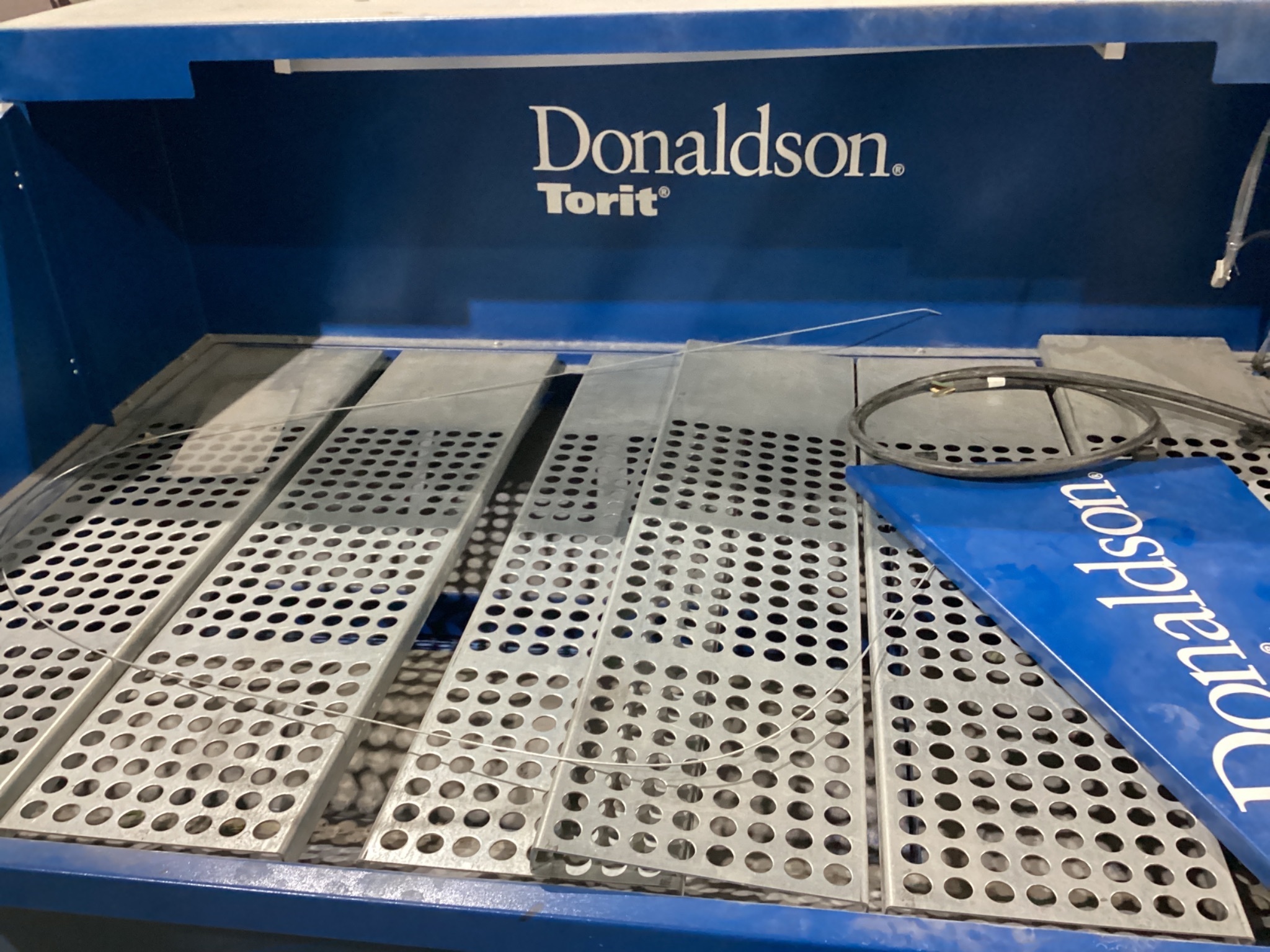DONALDSON DB3000 DOWNDRAFT BENCH DUST COLLECTORS USED 3