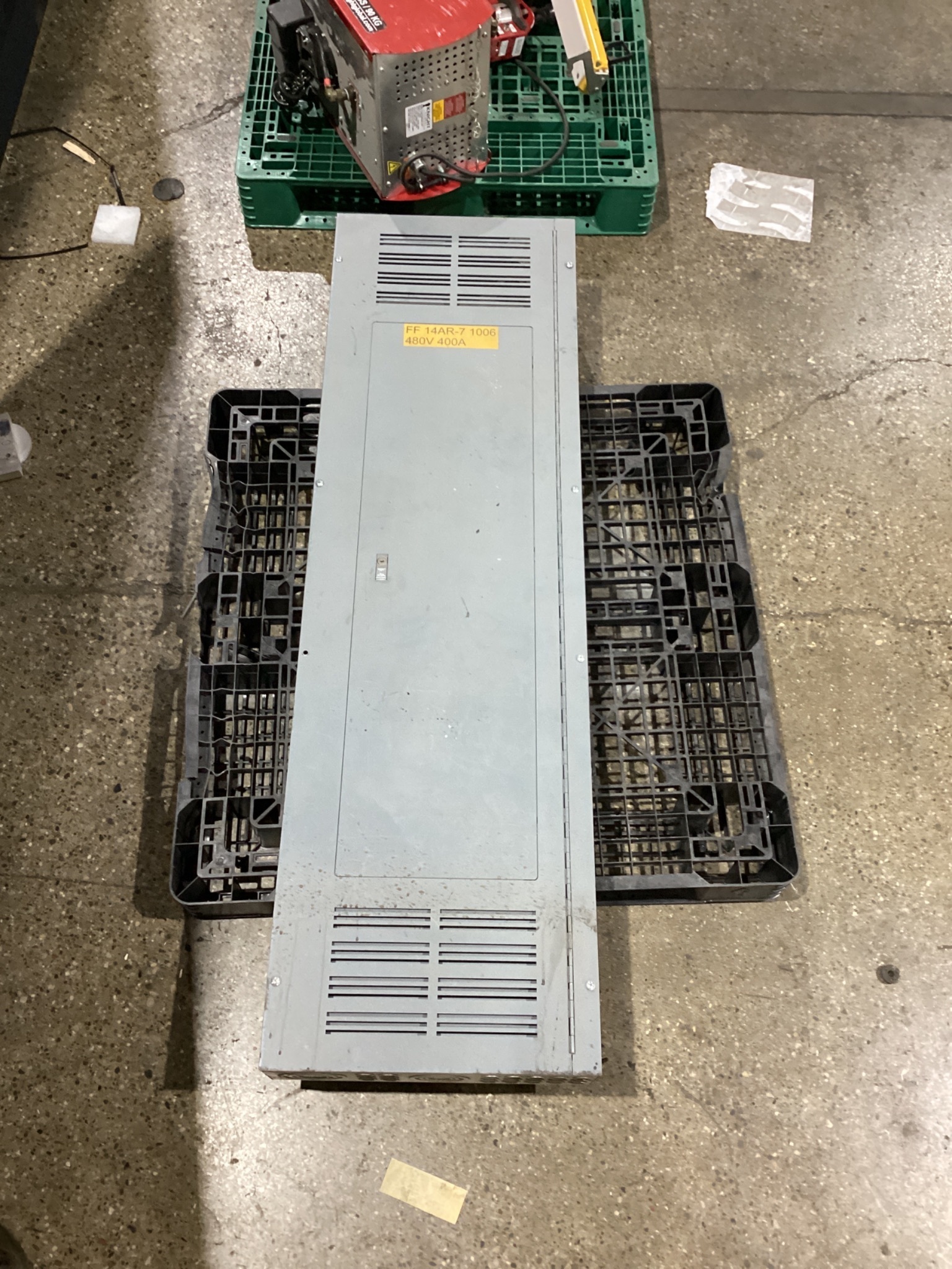 SQUARE D NF442L4C 400A 42-Circuit Panelboard 3PH 4W USED 1