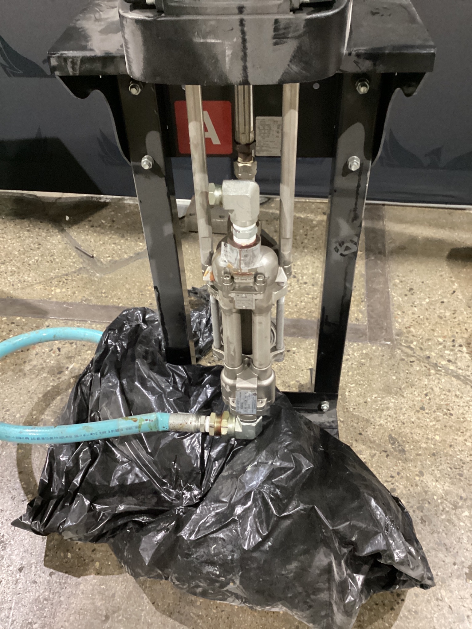 GRACO EM0021 E-Flo DC Motor Dispense System USED 5