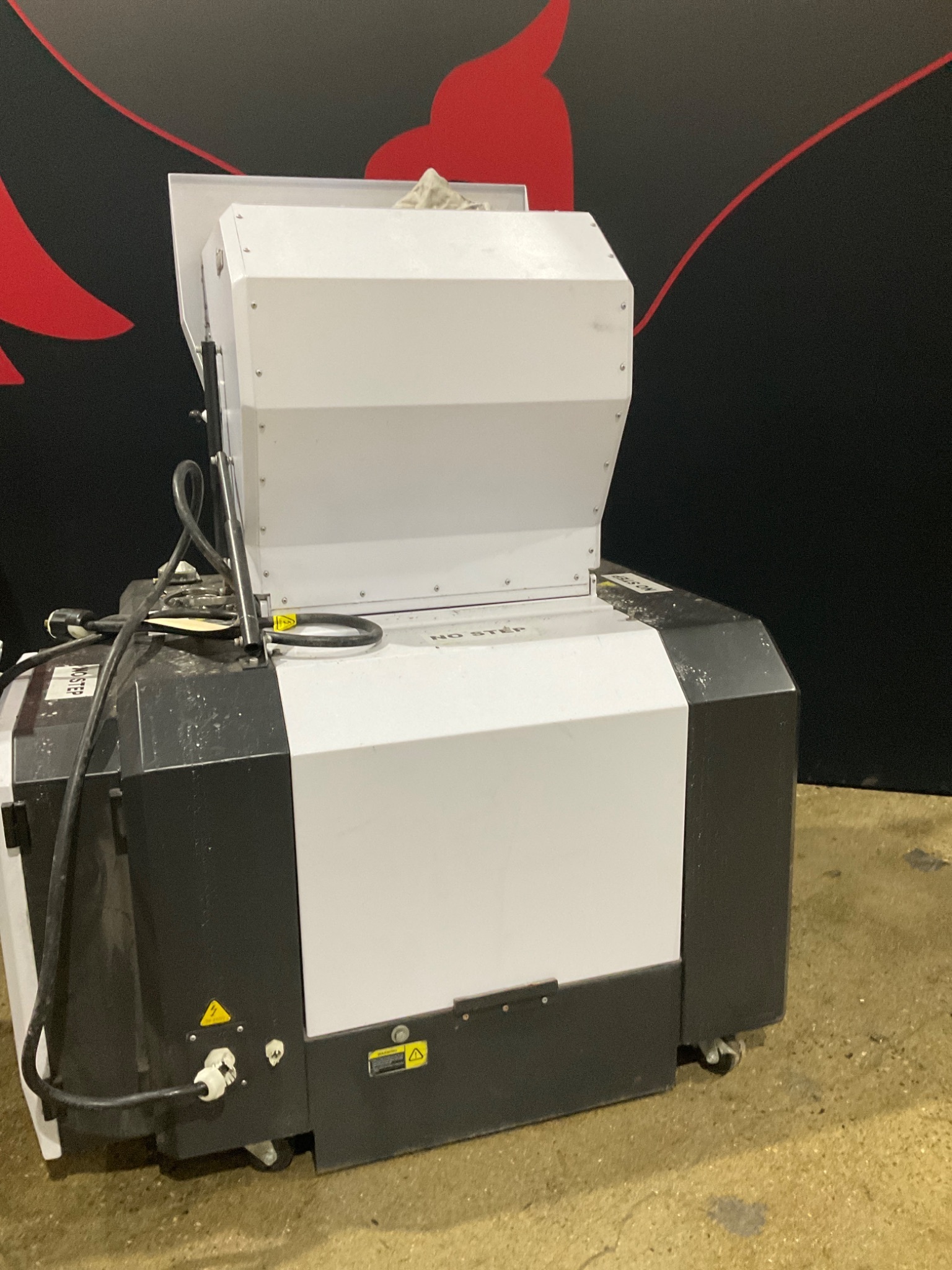 SHINI BUDZAR SG-3060H Plastic Granulator with PNL-3-L300 Conveyor USED 2