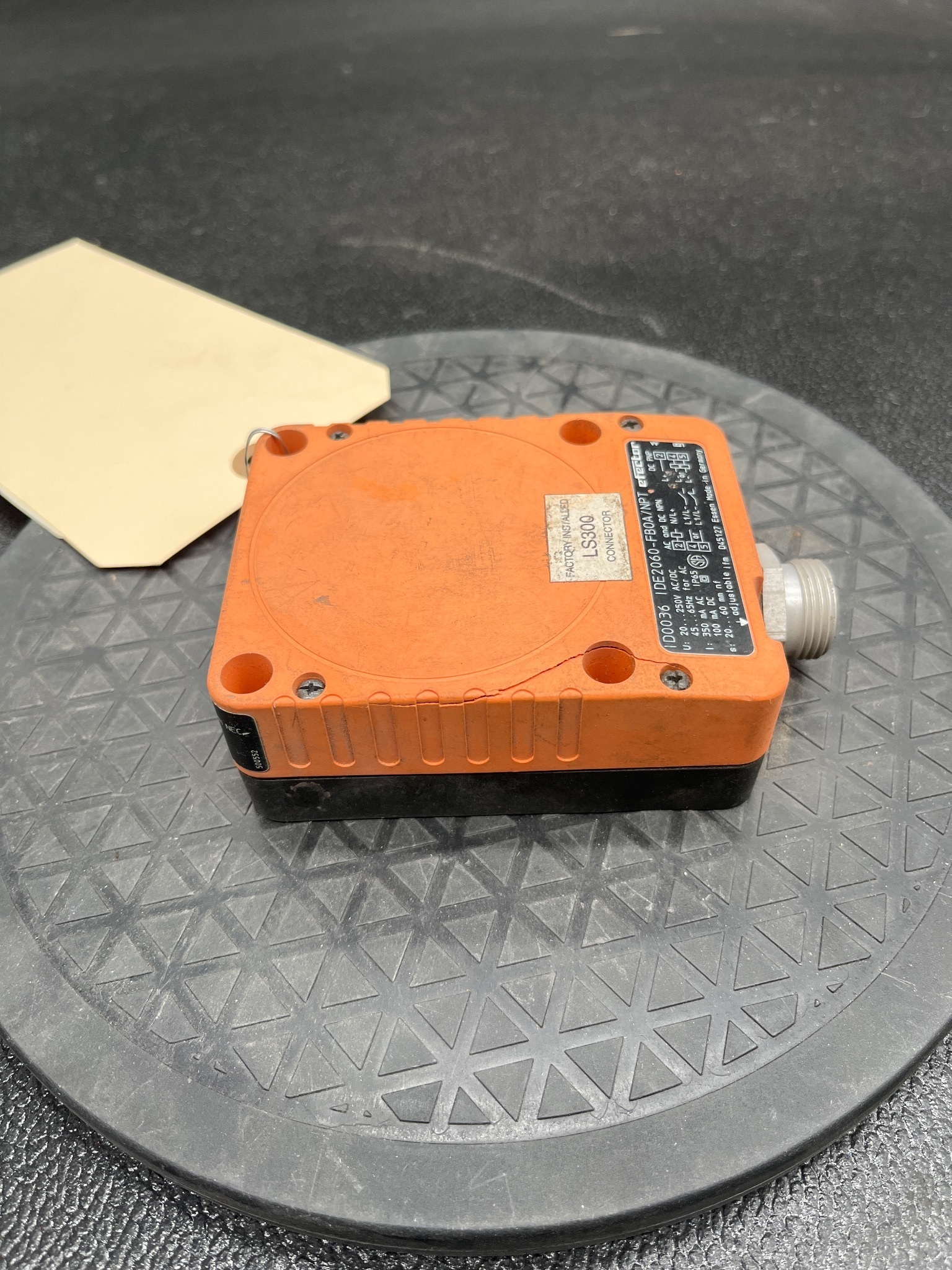 EFECTOR IDE2060-FB0A/NPT-ID0036 Inductive Proximity Switch USED 3