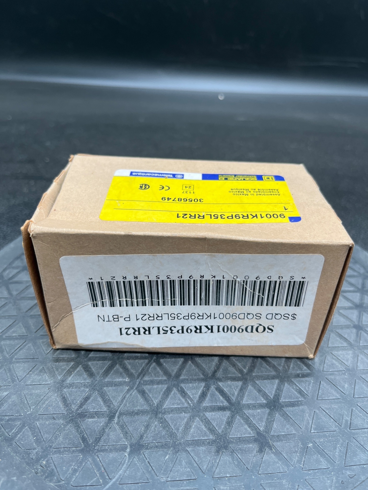 SQUARE D 9001KR9P35LRR21 Illuminated Pushbutton Switch NEW 2