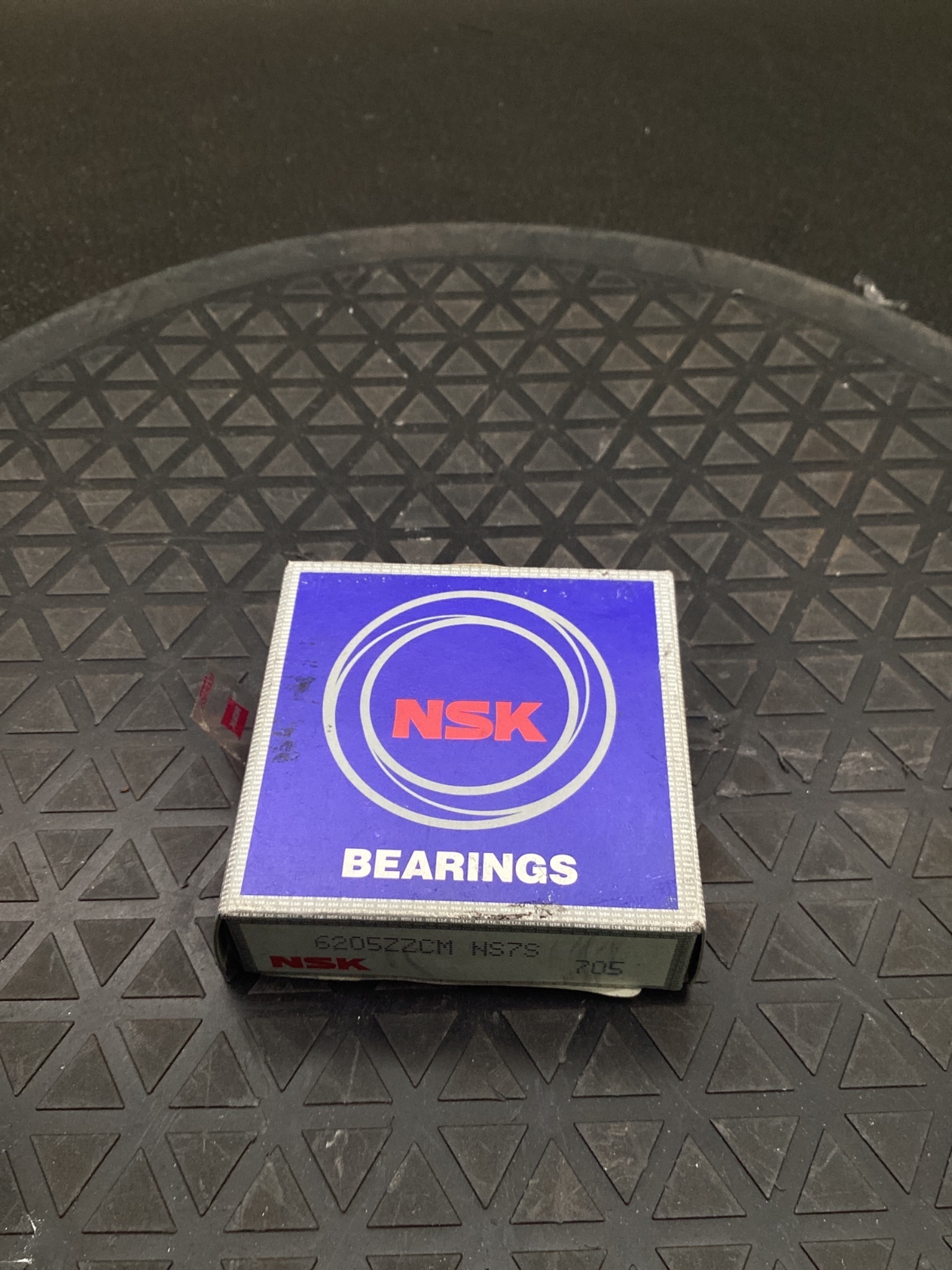 NSK 6205ZZCM NS7S Shielded Ball Bearing NEW 3