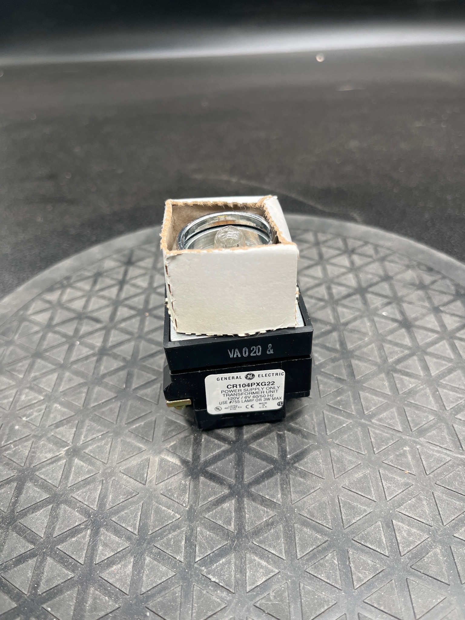 GENERAL ELECTRIC CR104PBT00A5C2 Heavy Duty Pushbutton Operator NEW 5