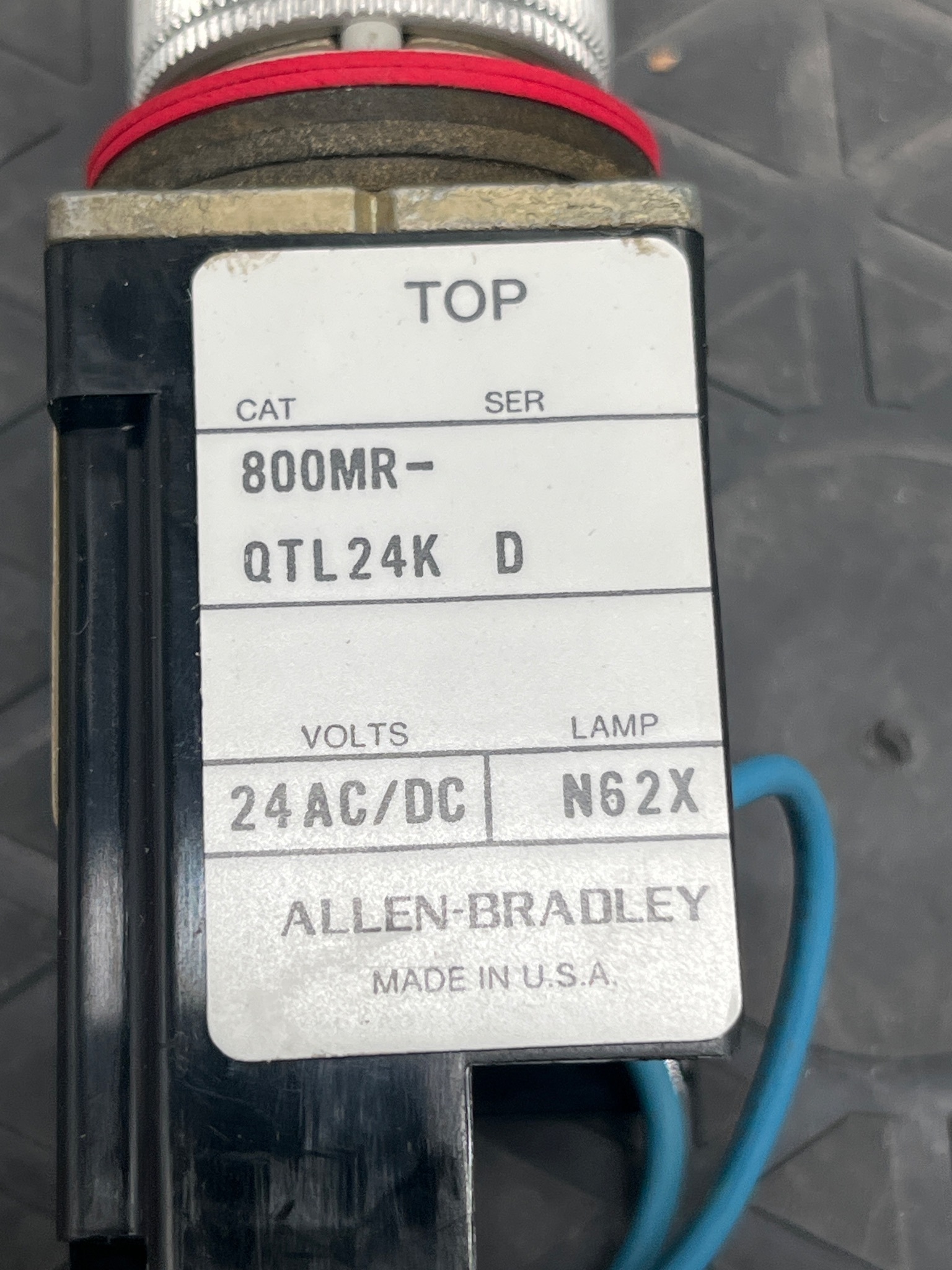 ALLEN BRADLEY 800MR-QTL24AK Amber LED Pilot Light NEW 6