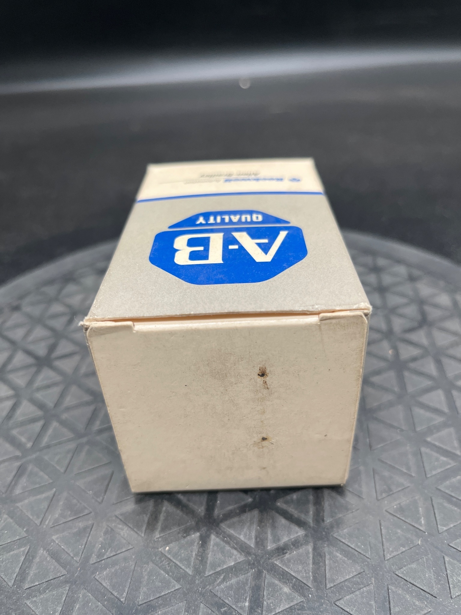 ALLEN BRADLEY 800T-D1A Pushbutton NEW 2