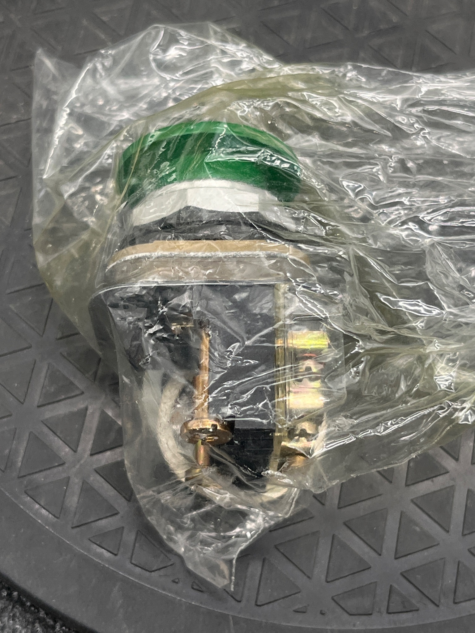 ALLEN BRADLEY 800T-D1A Pushbutton NEW 5