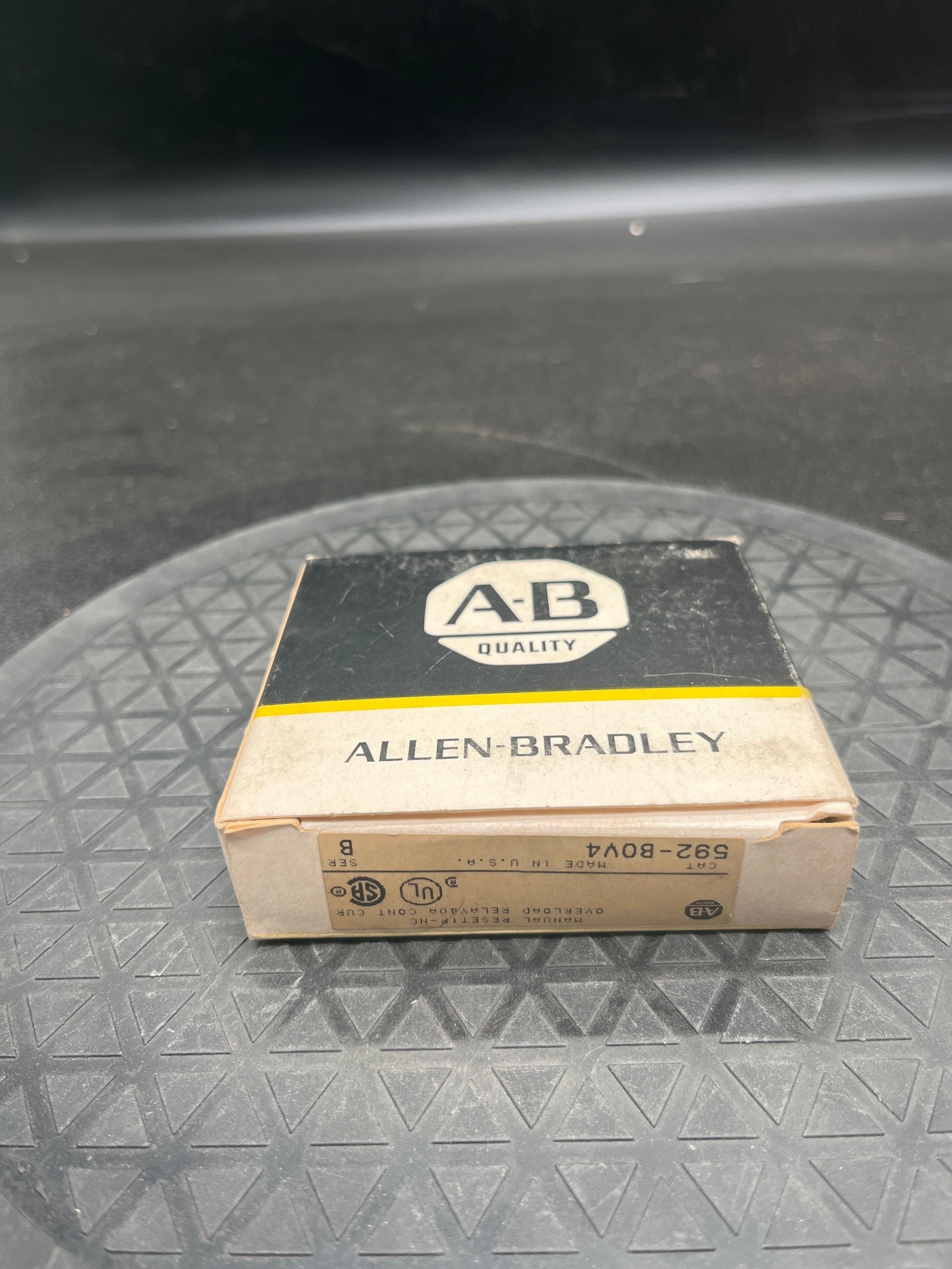 ALLEN BRADLEY 592-BOV4 Overload Relay NEW 0
