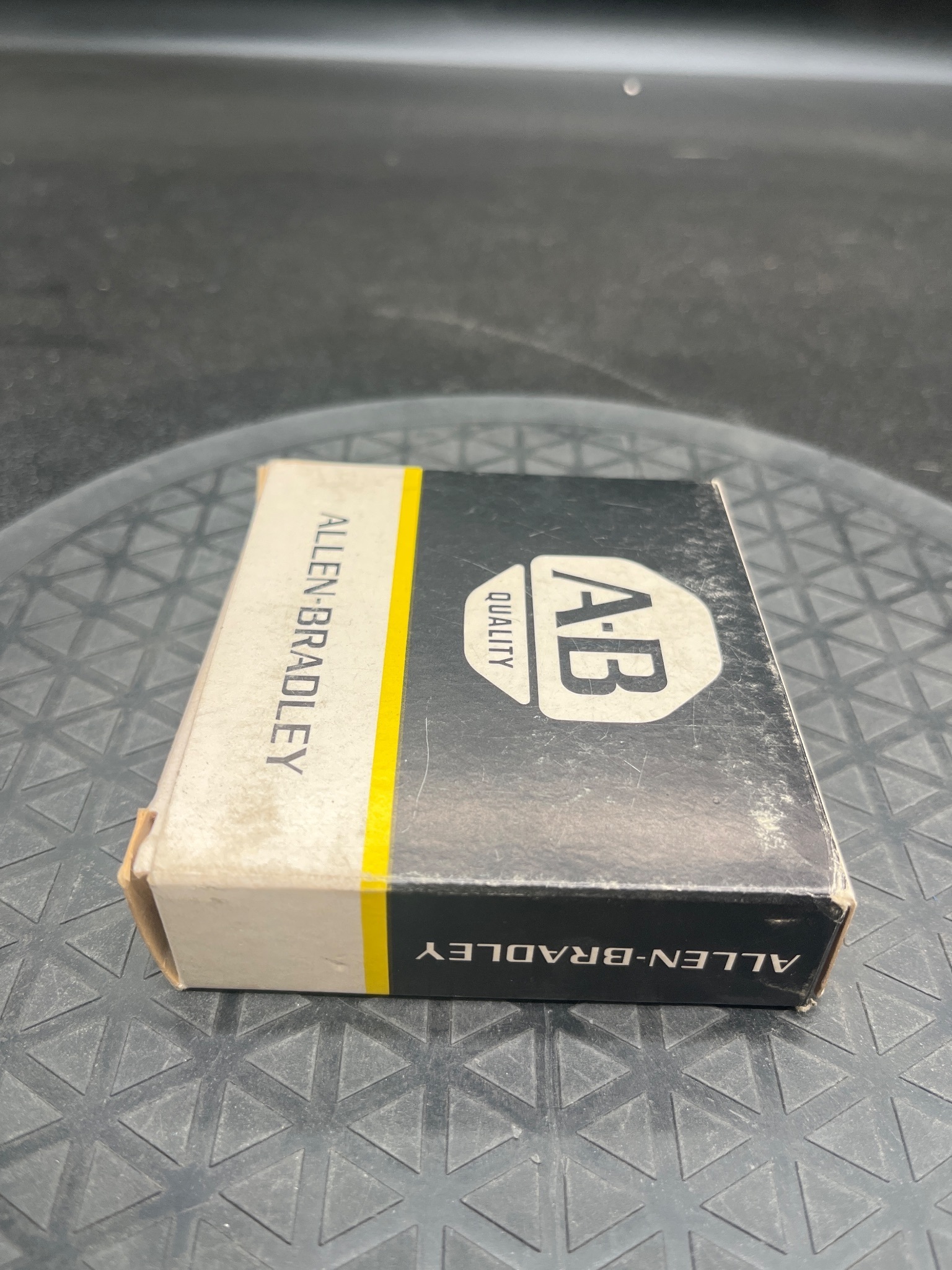 ALLEN BRADLEY 592-BOV4 Overload Relay NEW 1