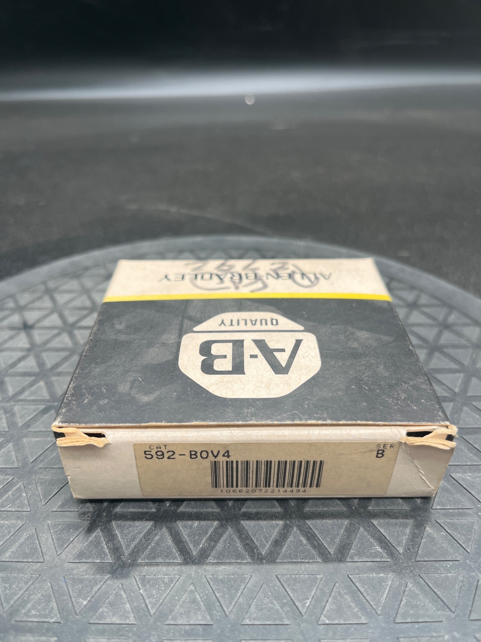 ALLEN BRADLEY 592-BOV4 Overload Relay NEW 2