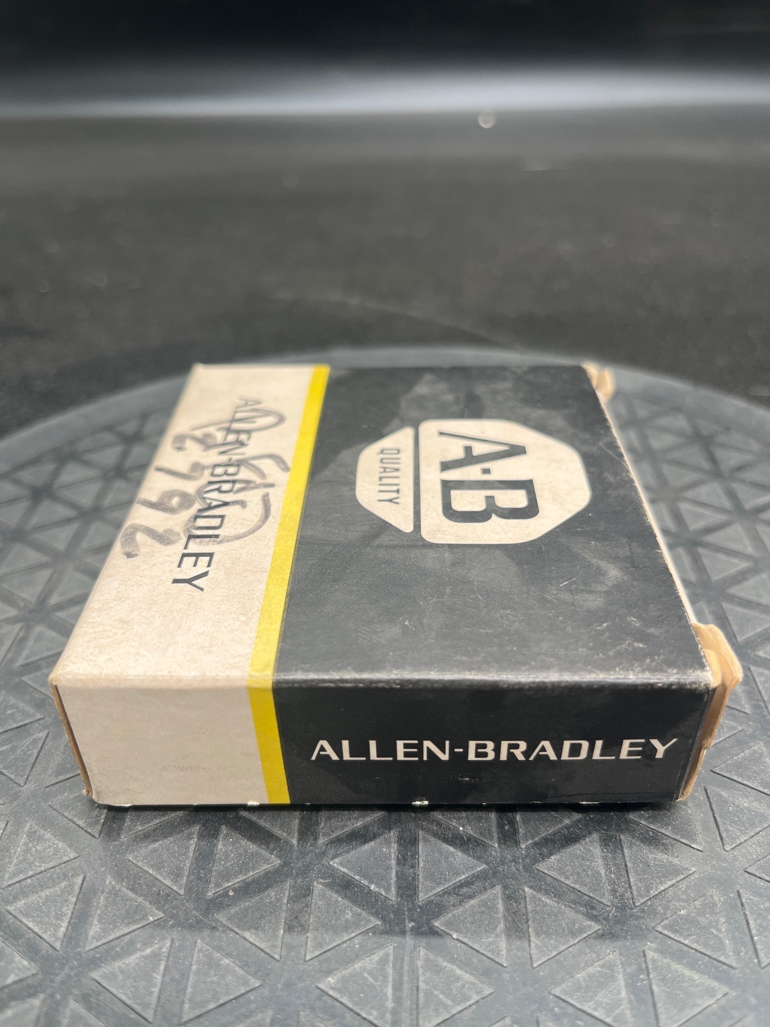 ALLEN BRADLEY 592-BOV4 Overload Relay NEW 3