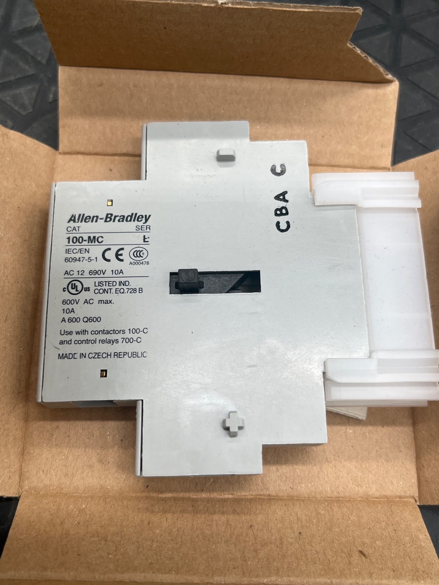 ALLEN BRADLEY 100-MCA02 Auxiliary Contact Block NEW 4