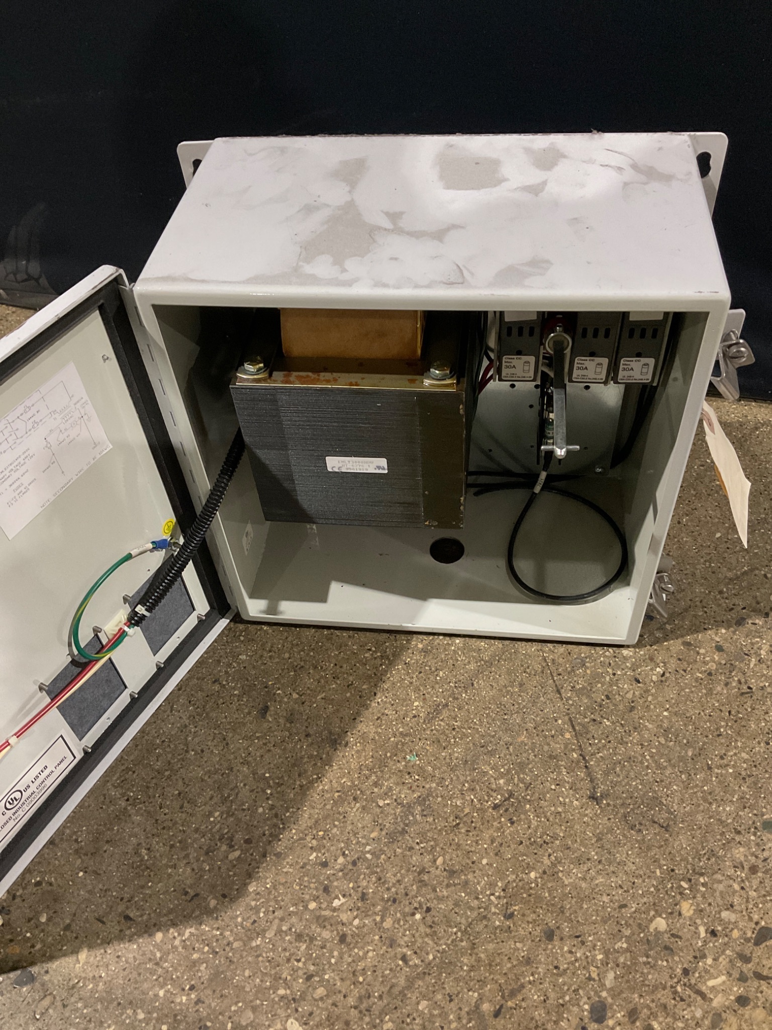 ELECTRO-MATIC EMLD3T8GS4P2-200K-RAL7035 Disconnect Panel USED 4