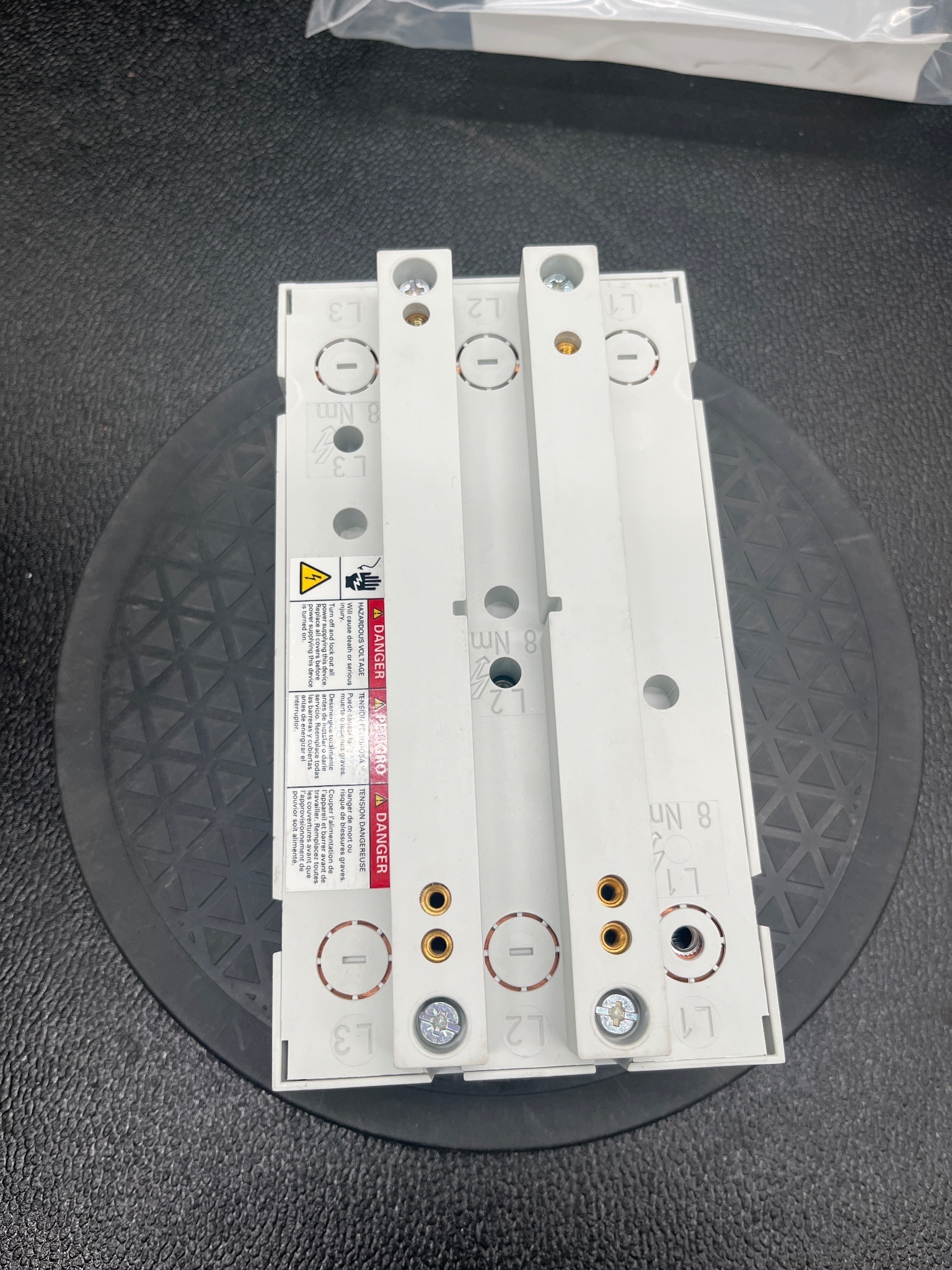 SIEMENS 8US1213-4AQ03 Busbar Support Assembly USED 4