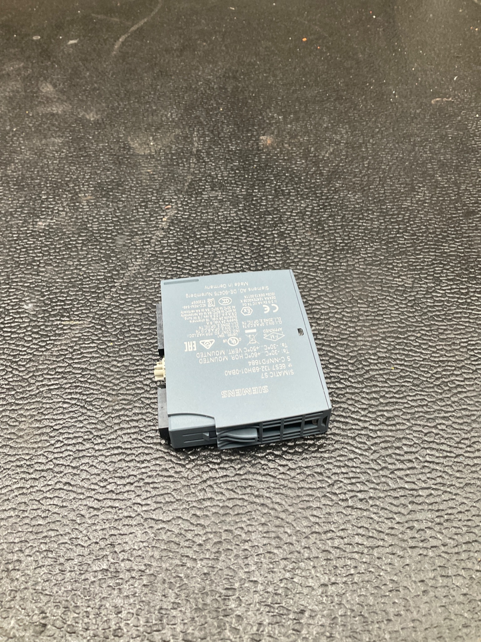 SIEMENS 6ES7 132-6BH01-0BA0 SIMATIC ET 200SP Digital Output Module USED 3