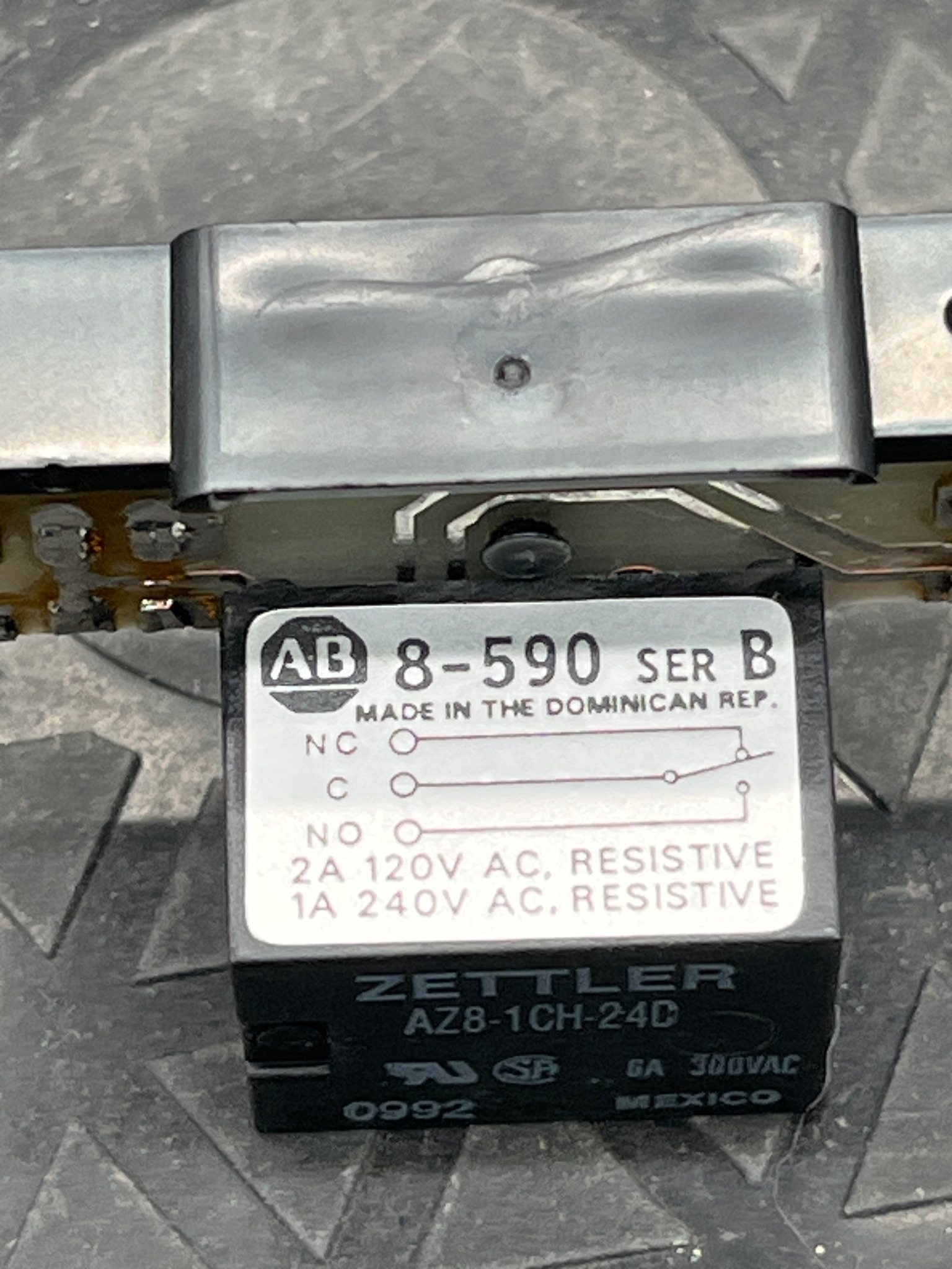 ALLEN BRADLEY 8-590 EM-Relay NEW 4