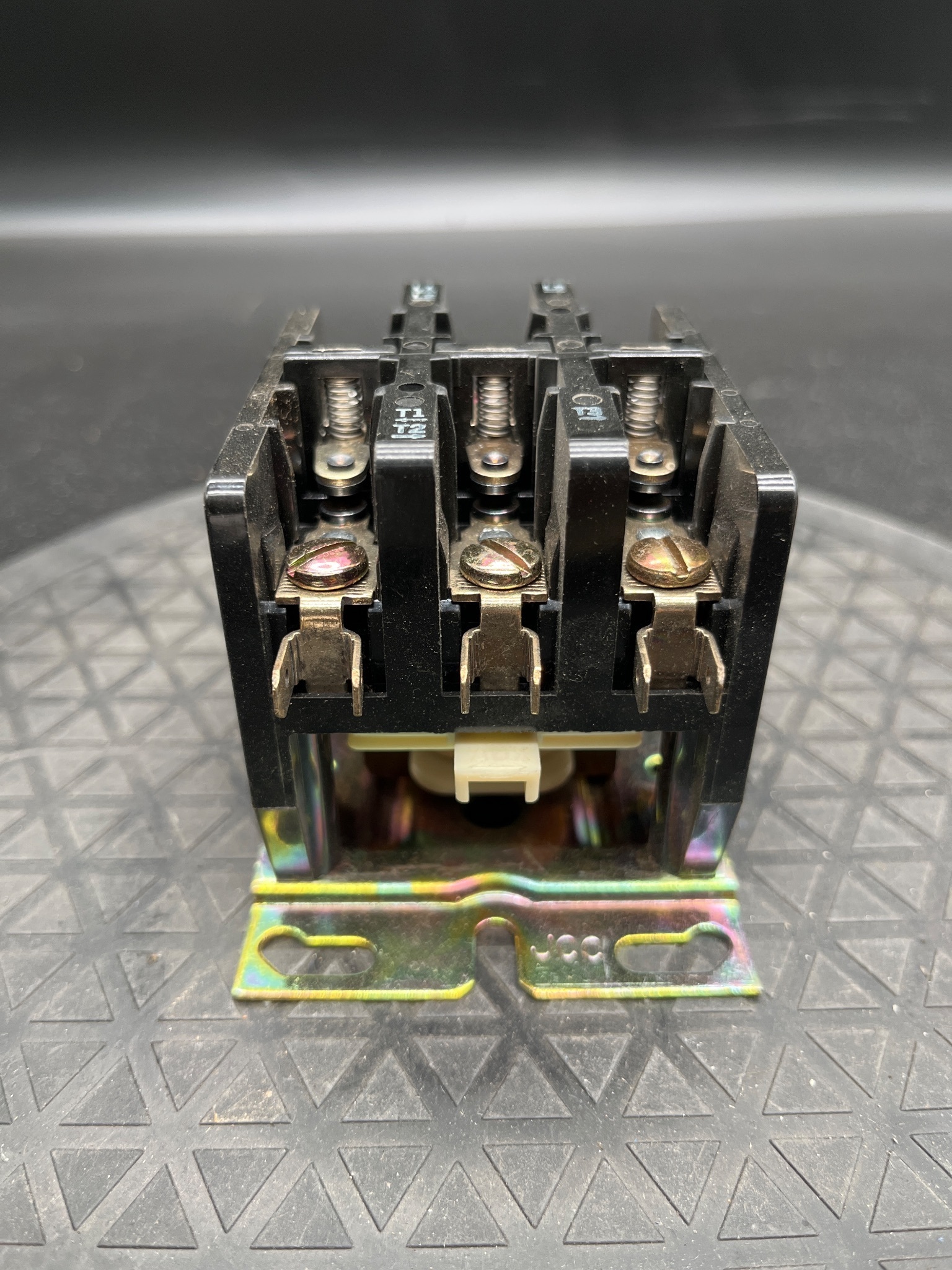 JOSLYN CLARK DP3C303-120 Definite Purpose Contactor NEW 7