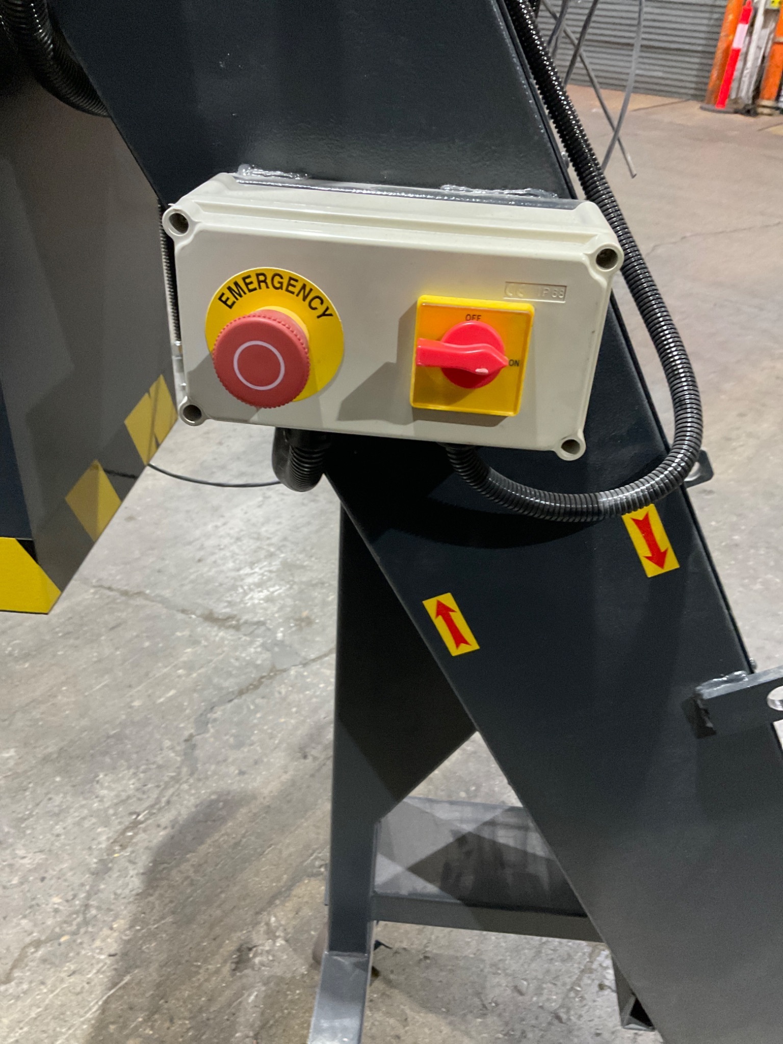 BETAKE 329 Metal Chip Conveyor USED 5