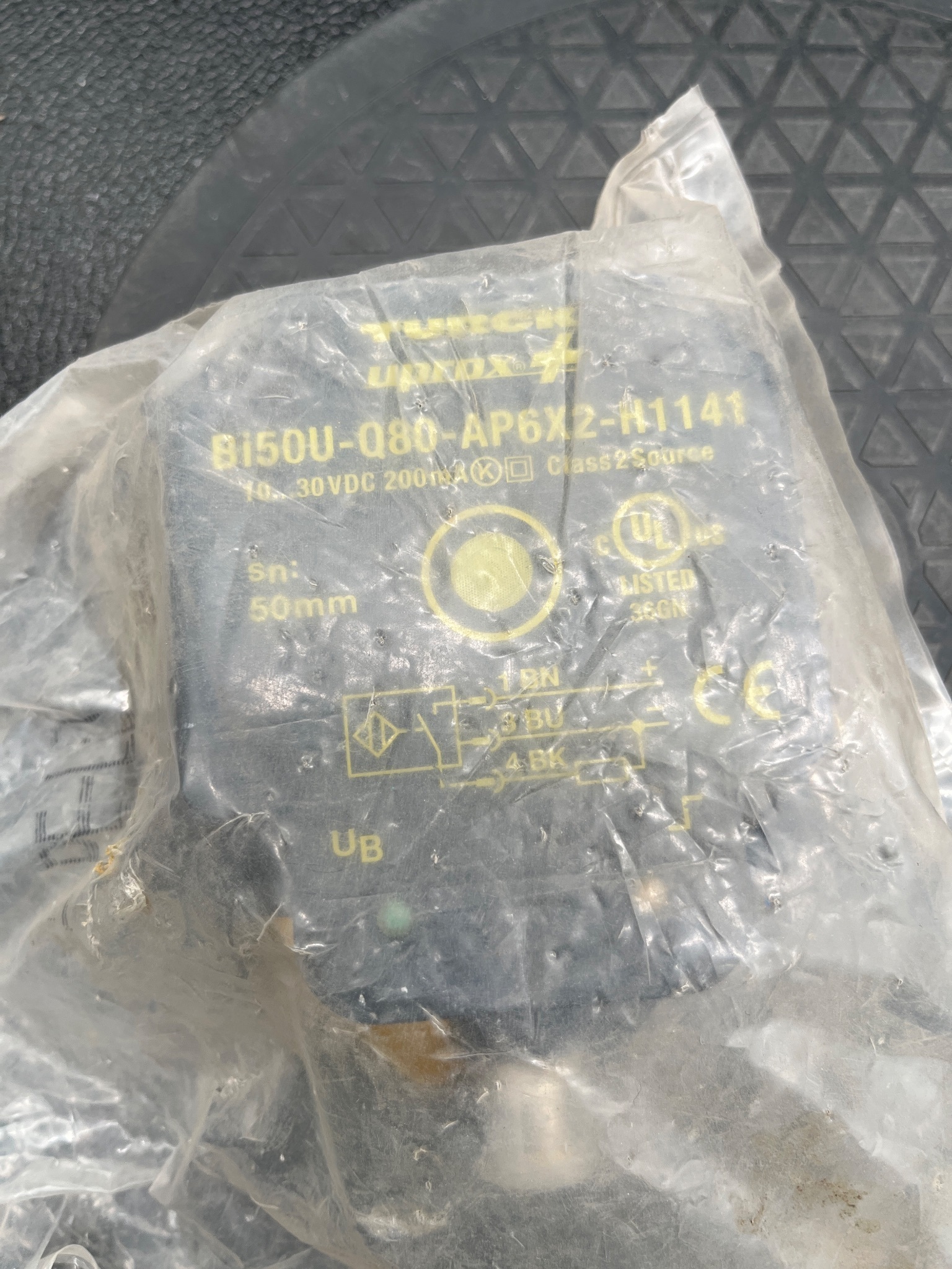 TURCK 1608940 Inductive Proximity Sensor NEW 1