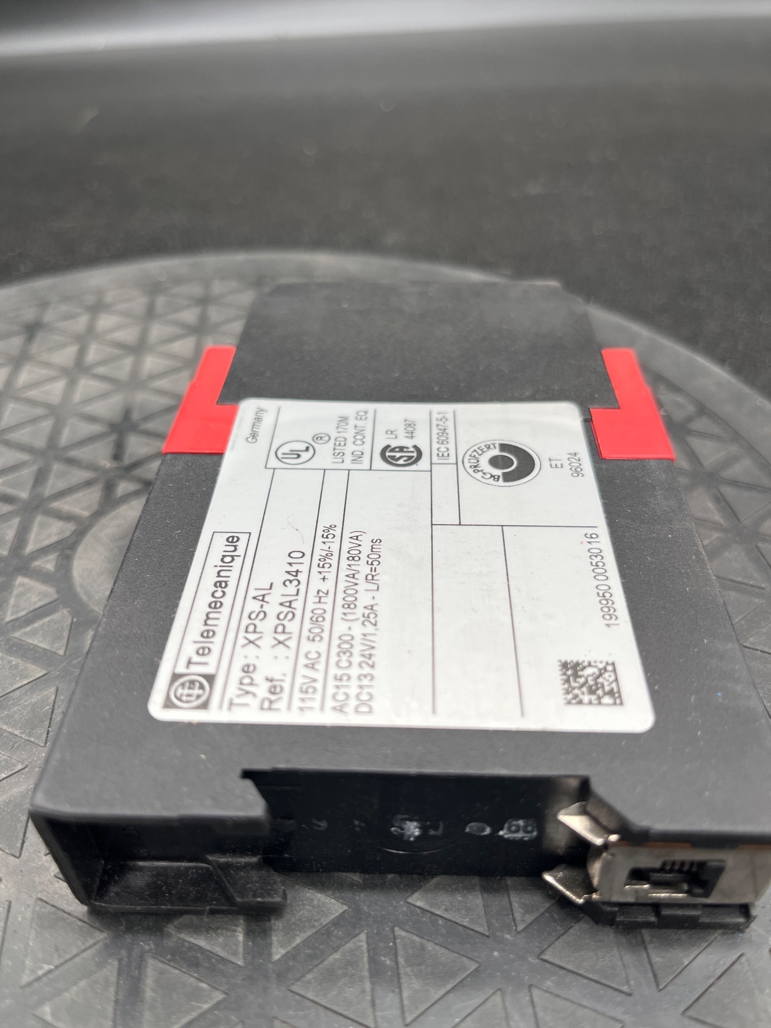 TELEMECANIQUE XPS-AL Safety Relay NEW 7
