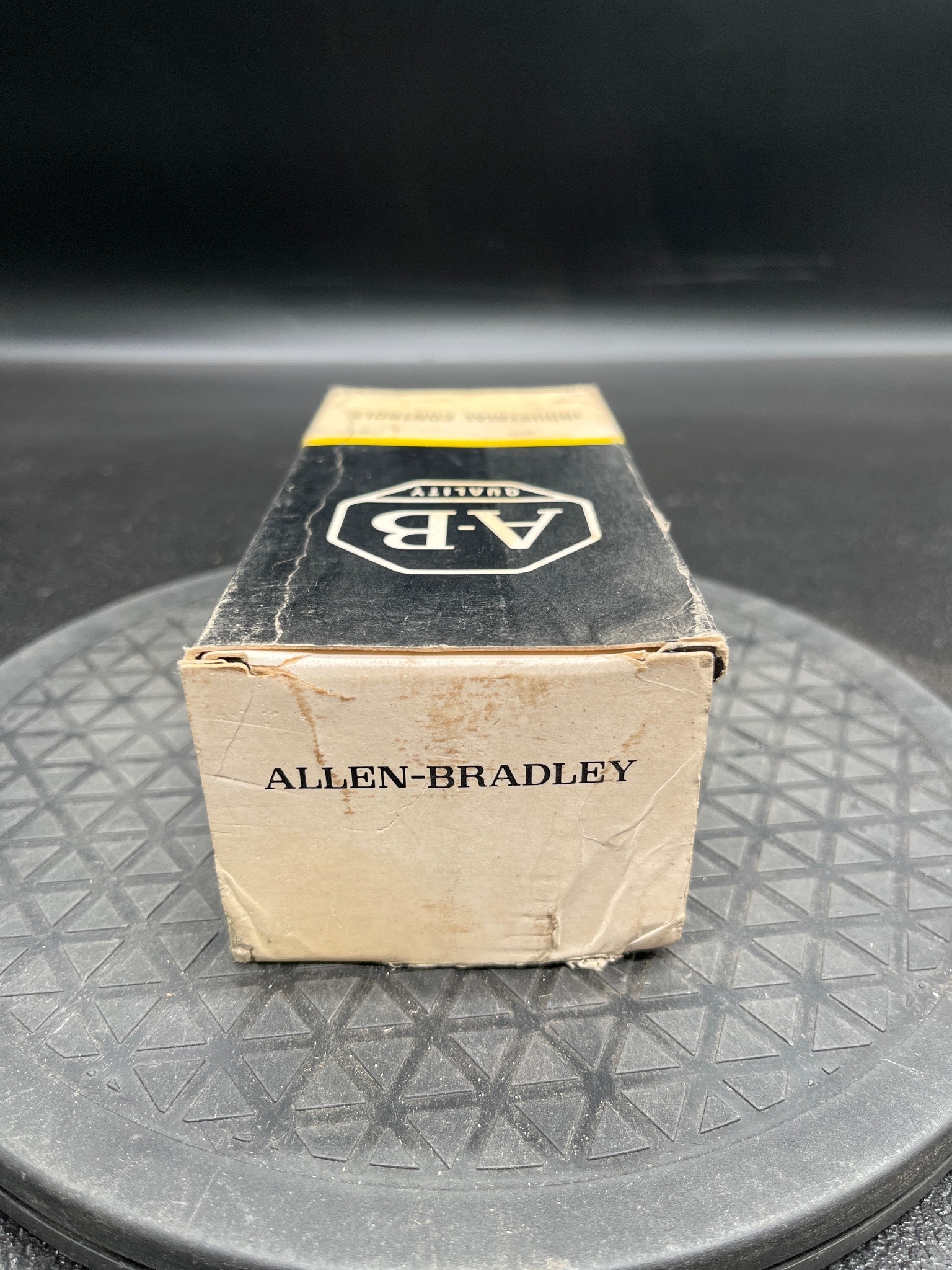 ALLEN BRADLEY 802X-A7 Limit Switch USED 8