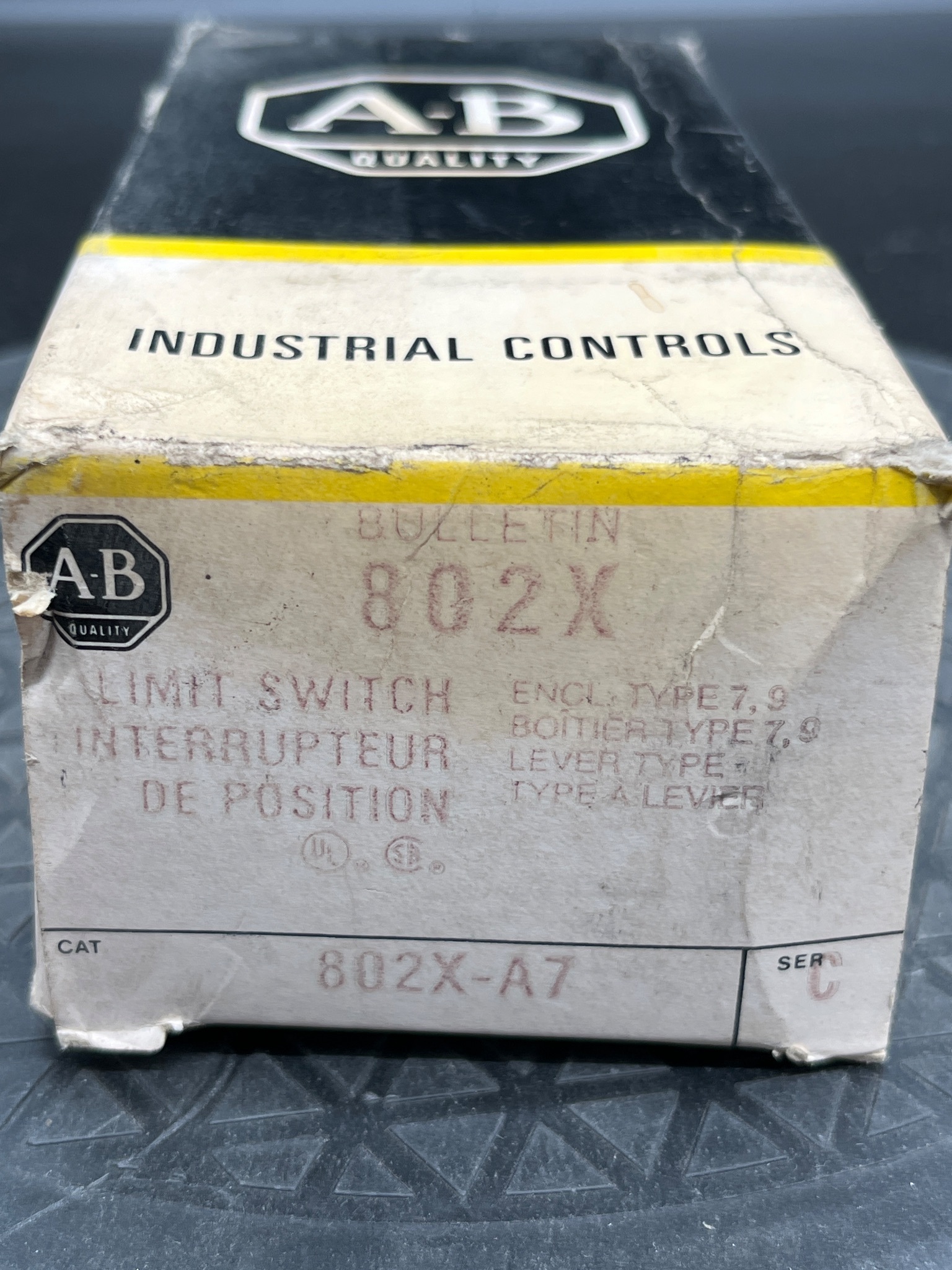 ALLEN BRADLEY 802X-A7 Limit Switch USED 10