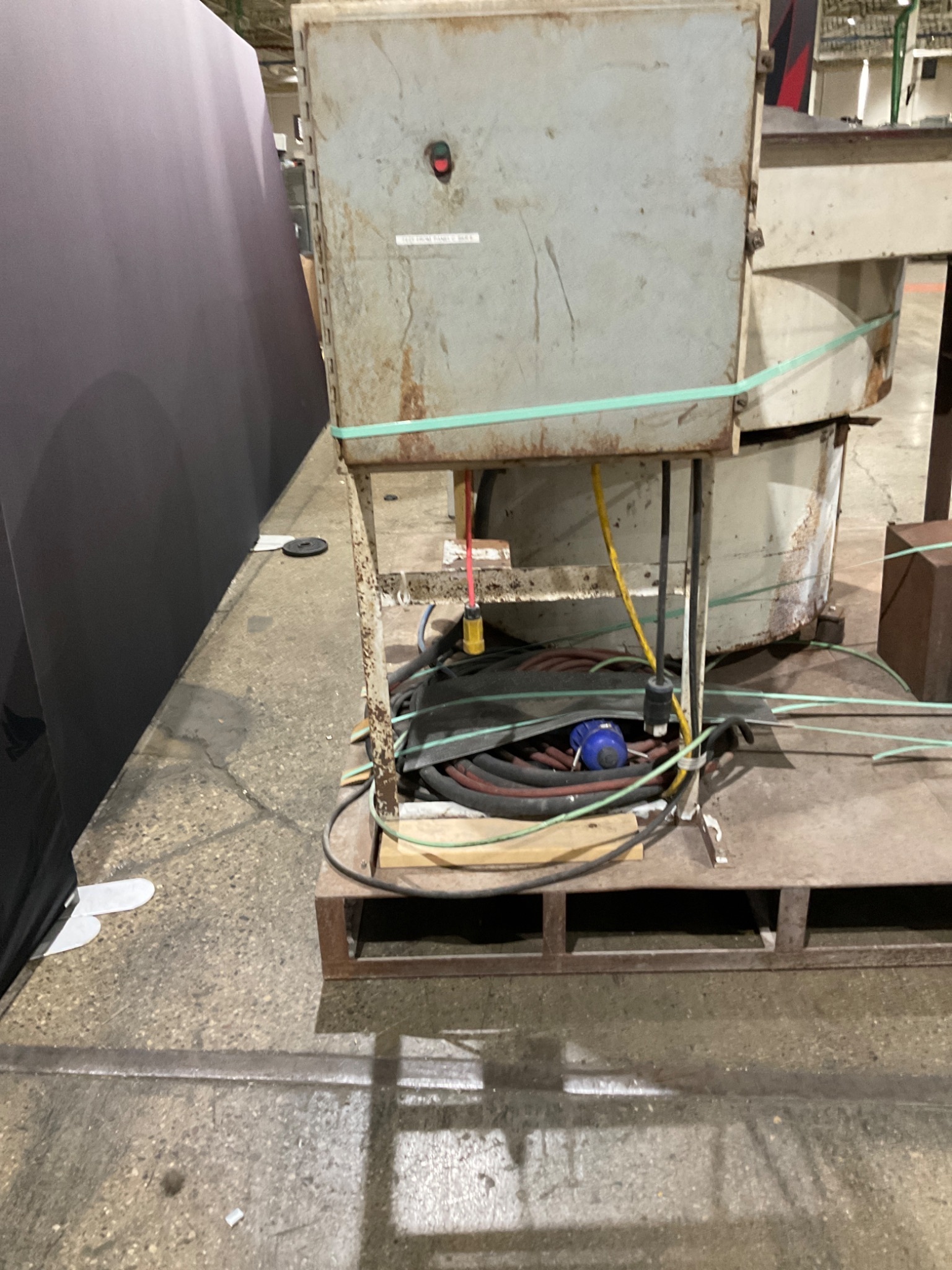 GIANT GP-12 Vibratory Finishing Bowl USED 8