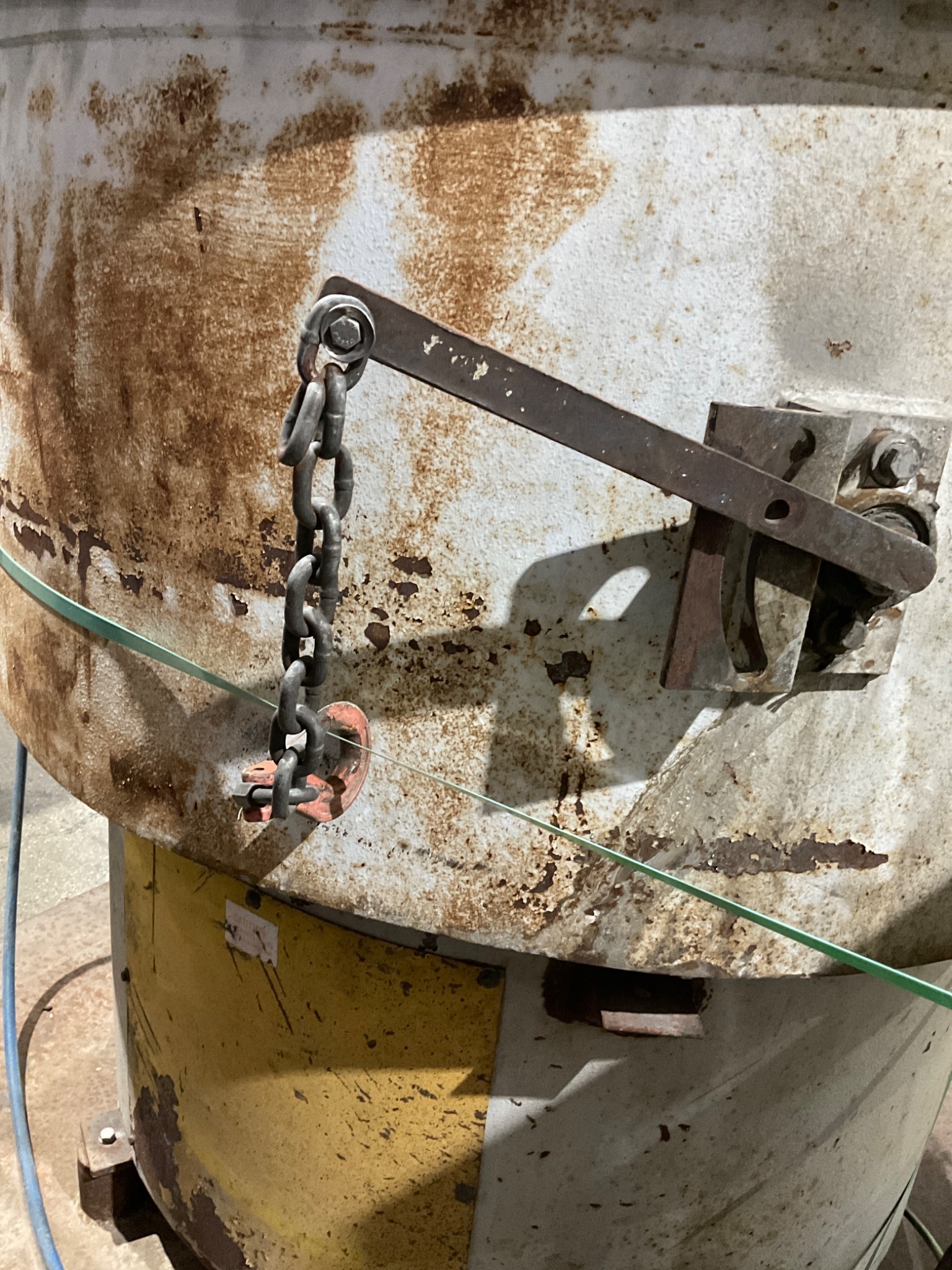 GIANT GP-12 Vibratory Finishing Bowl USED 9