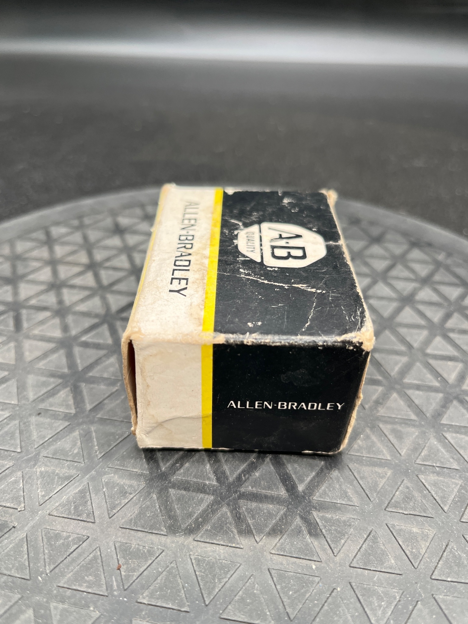 ALLEN BRADLEY 1495-N8 Auxiliary Contact NEW 3