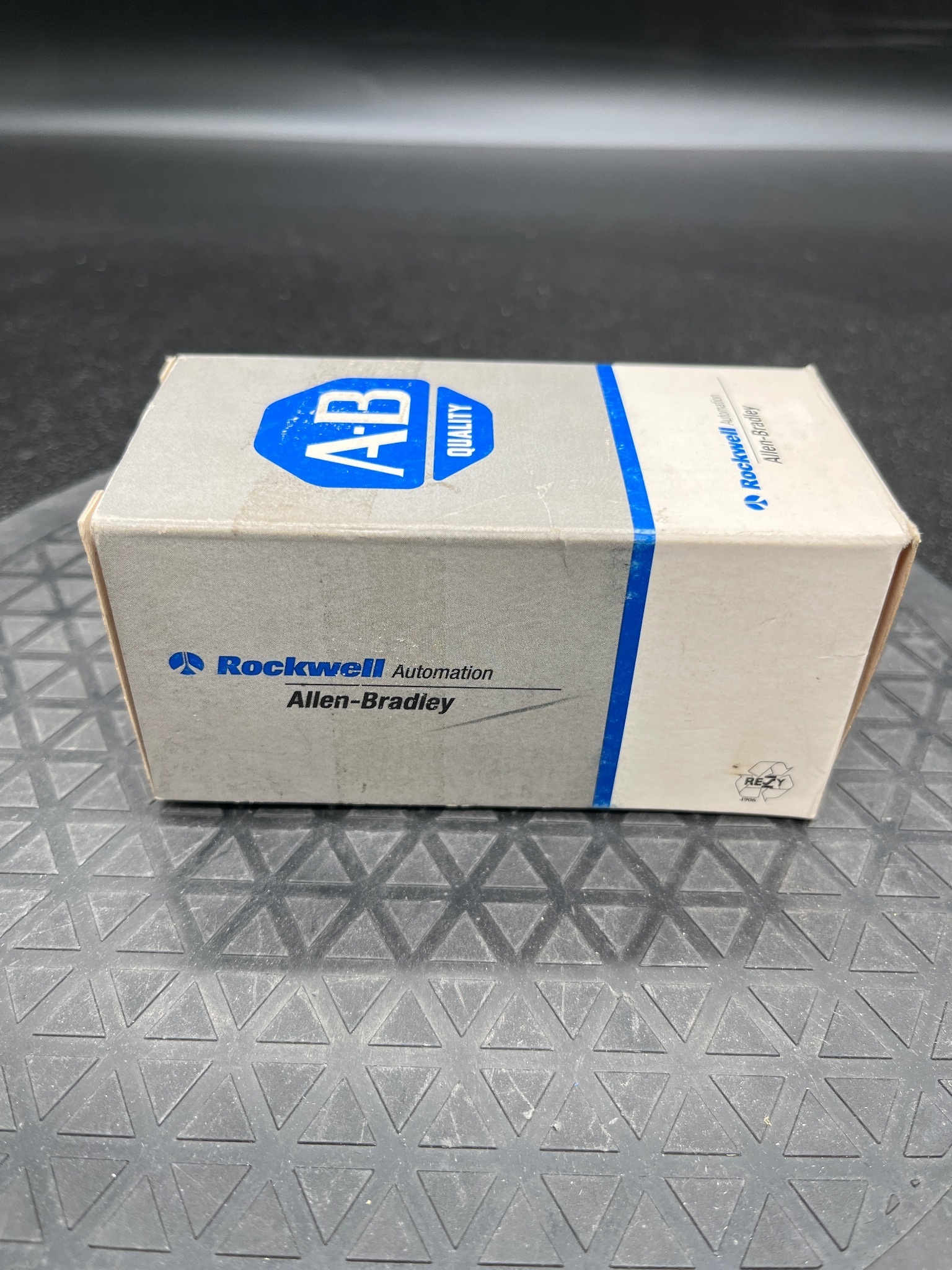 ALLEN BRADLEY 800T-D6QA Pushbutton NEW 3