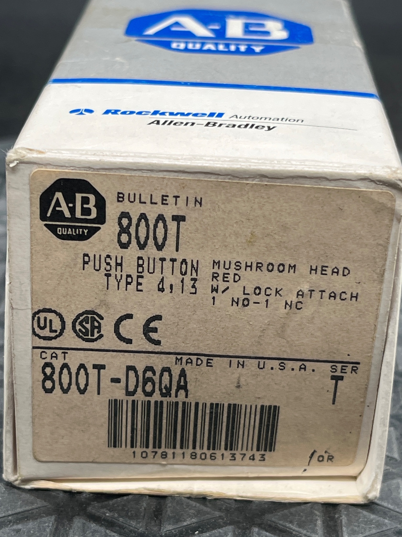 ALLEN BRADLEY 800T-D6QA Pushbutton NEW 4