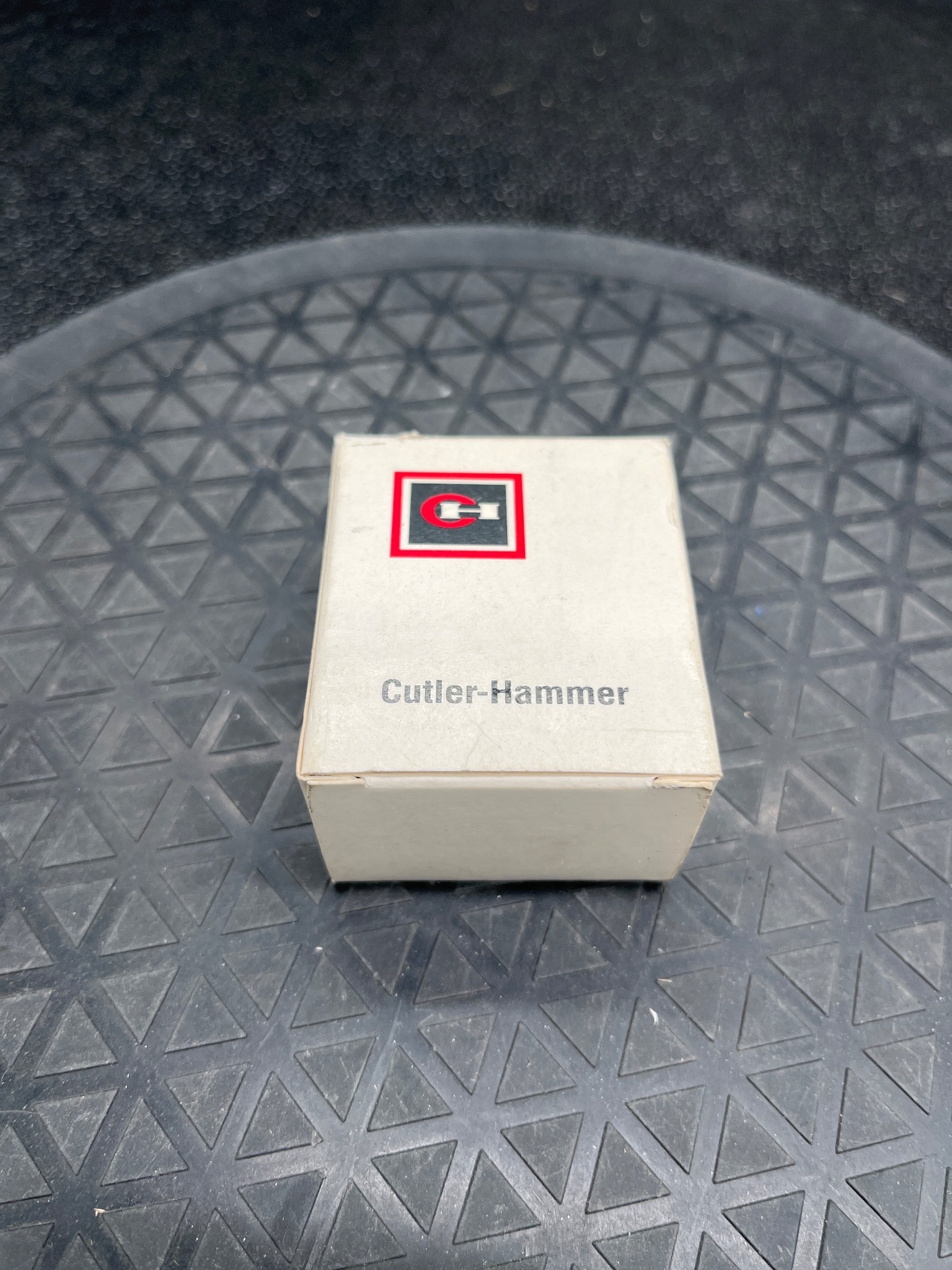 CUTLER-HAMMER 10250T Contact Block NEW 2