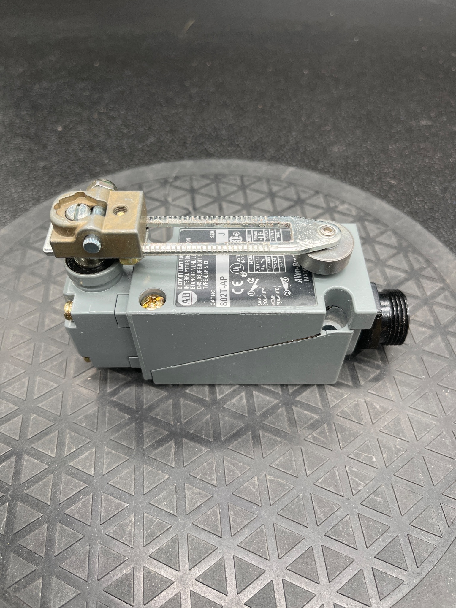 ALLEN BRADLEY 802T-AP Limit Switch USED 3